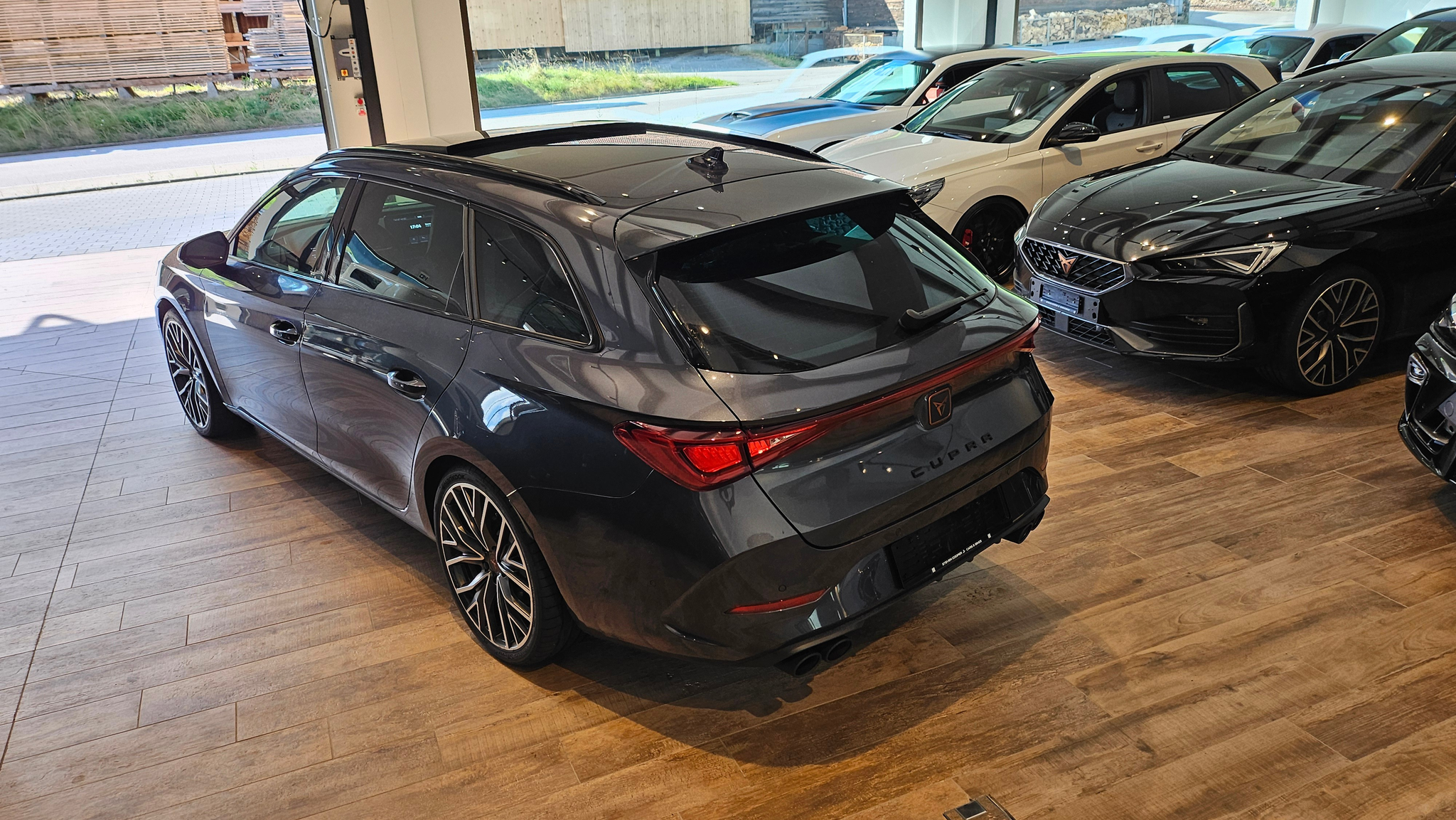 listing desktop thumbnail image 13