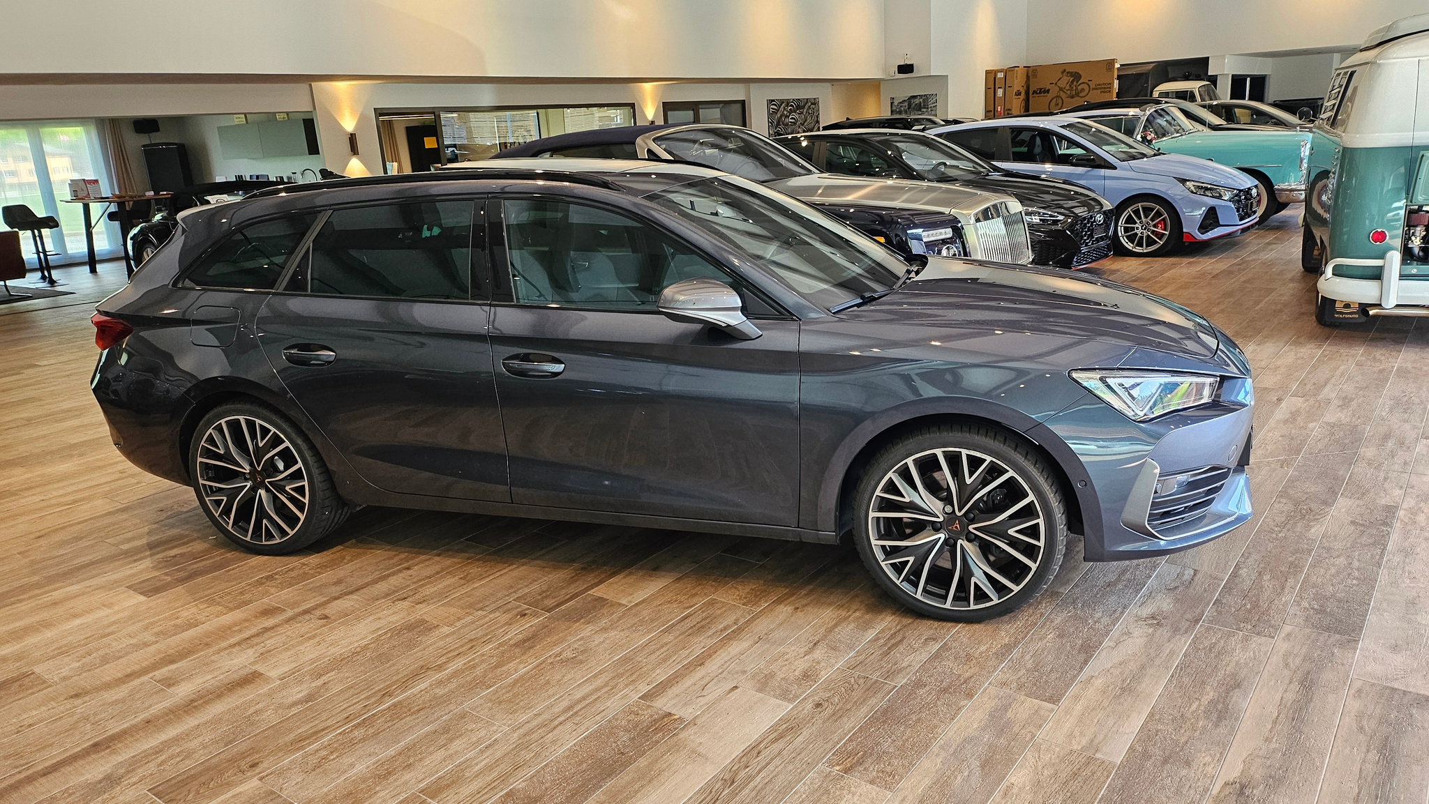 listing desktop thumbnail image 6