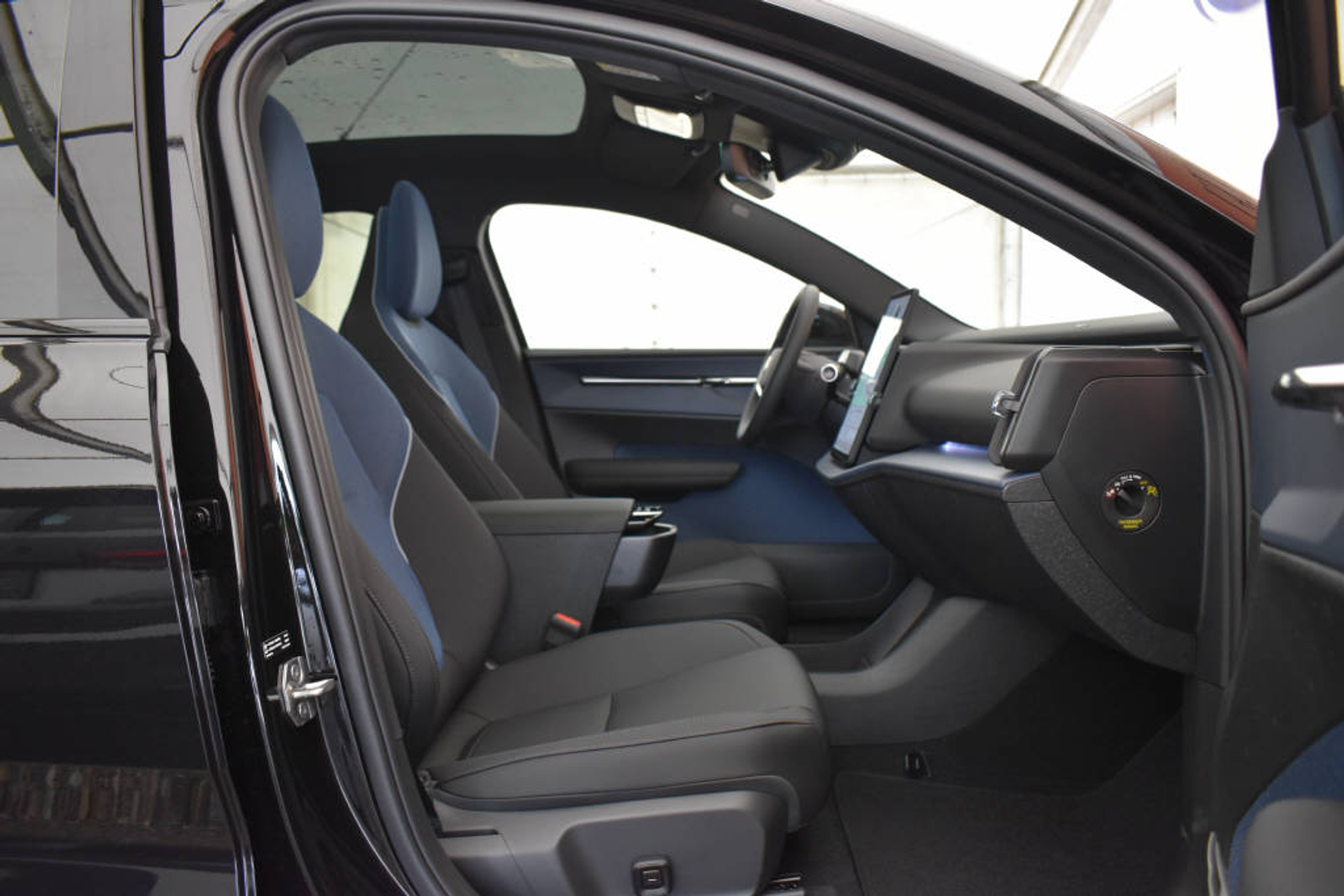 listing desktop thumbnail image 8