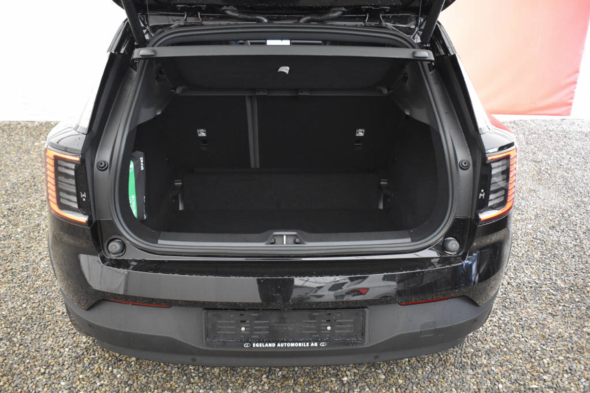 listing desktop thumbnail image 6