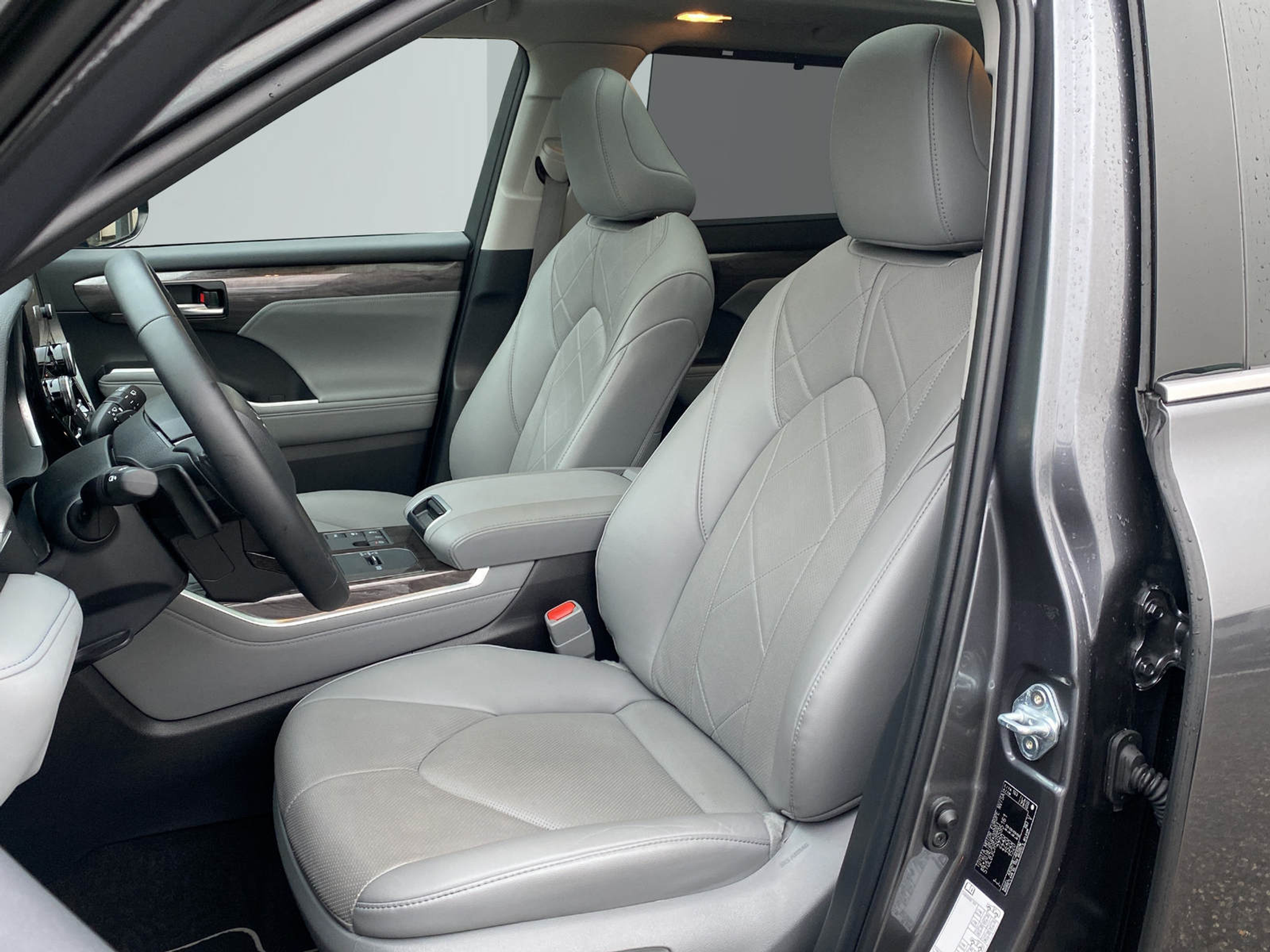 listing desktop thumbnail image 12