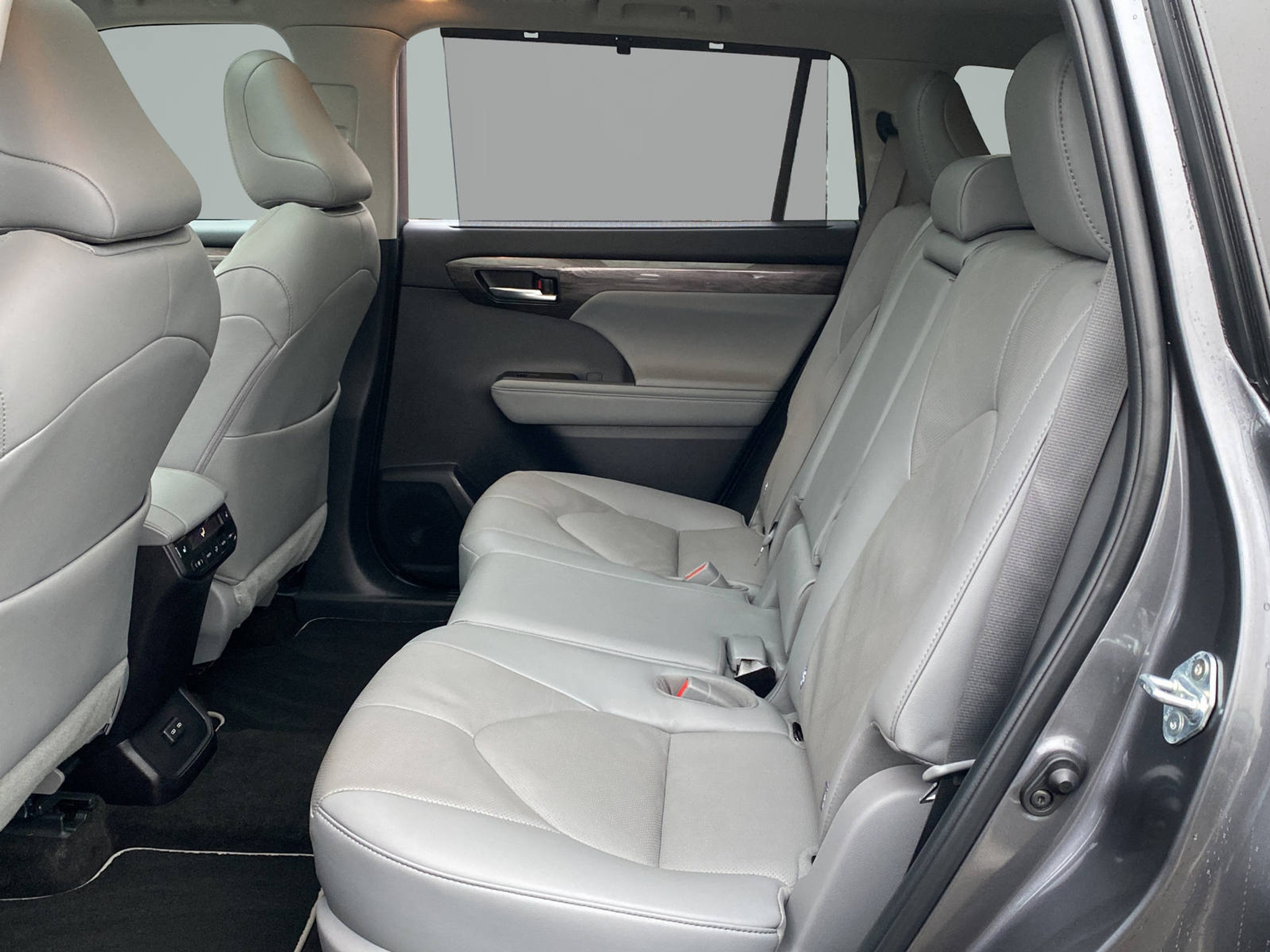 listing desktop thumbnail image 10