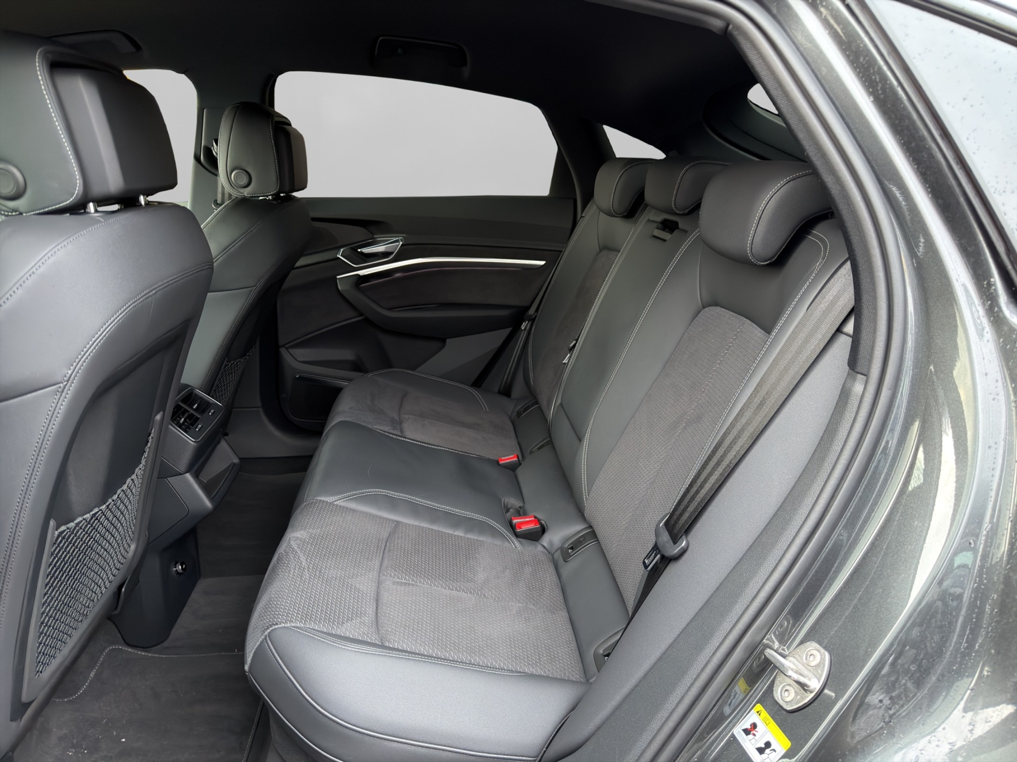 listing desktop thumbnail image 8