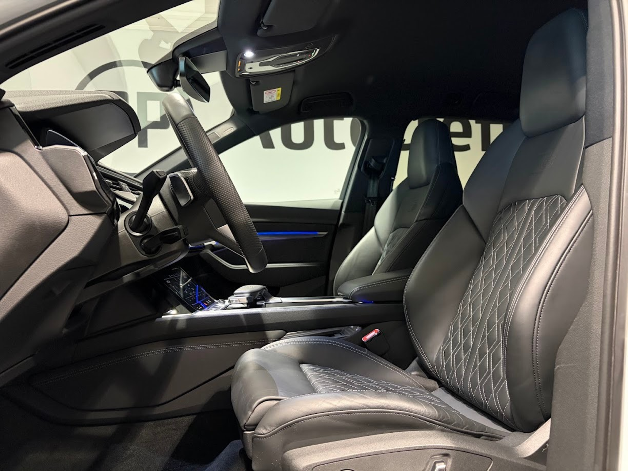 listing desktop thumbnail image 3