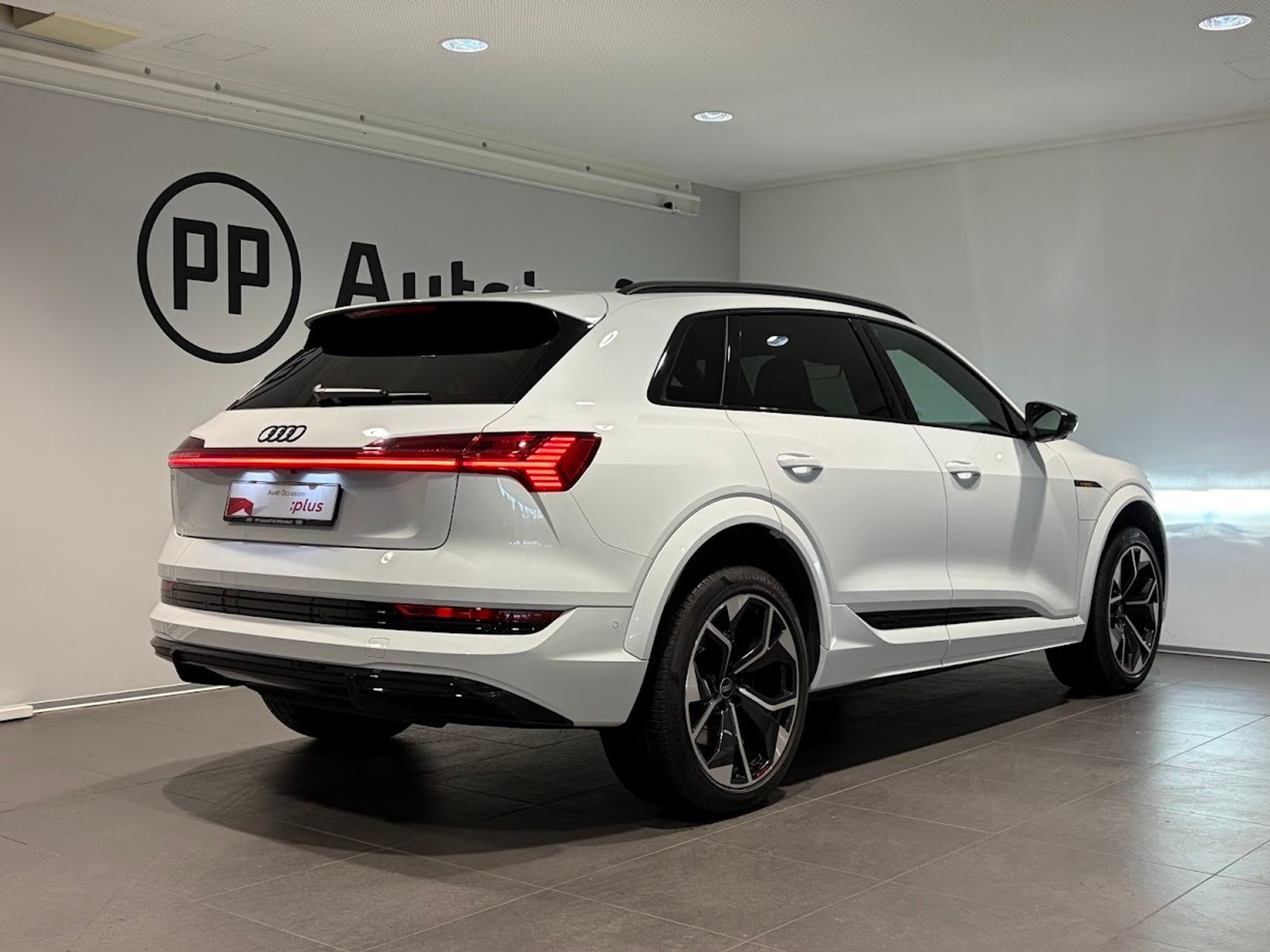 listing desktop thumbnail image 14