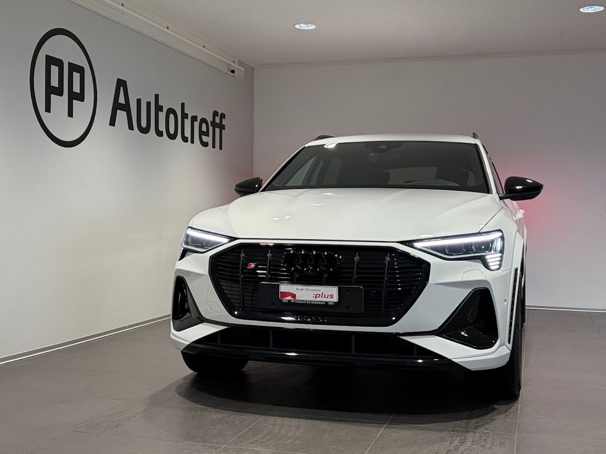 listing desktop thumbnail image 0