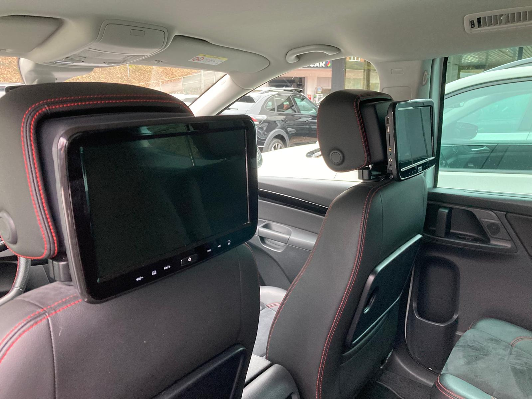 listing desktop thumbnail image 9