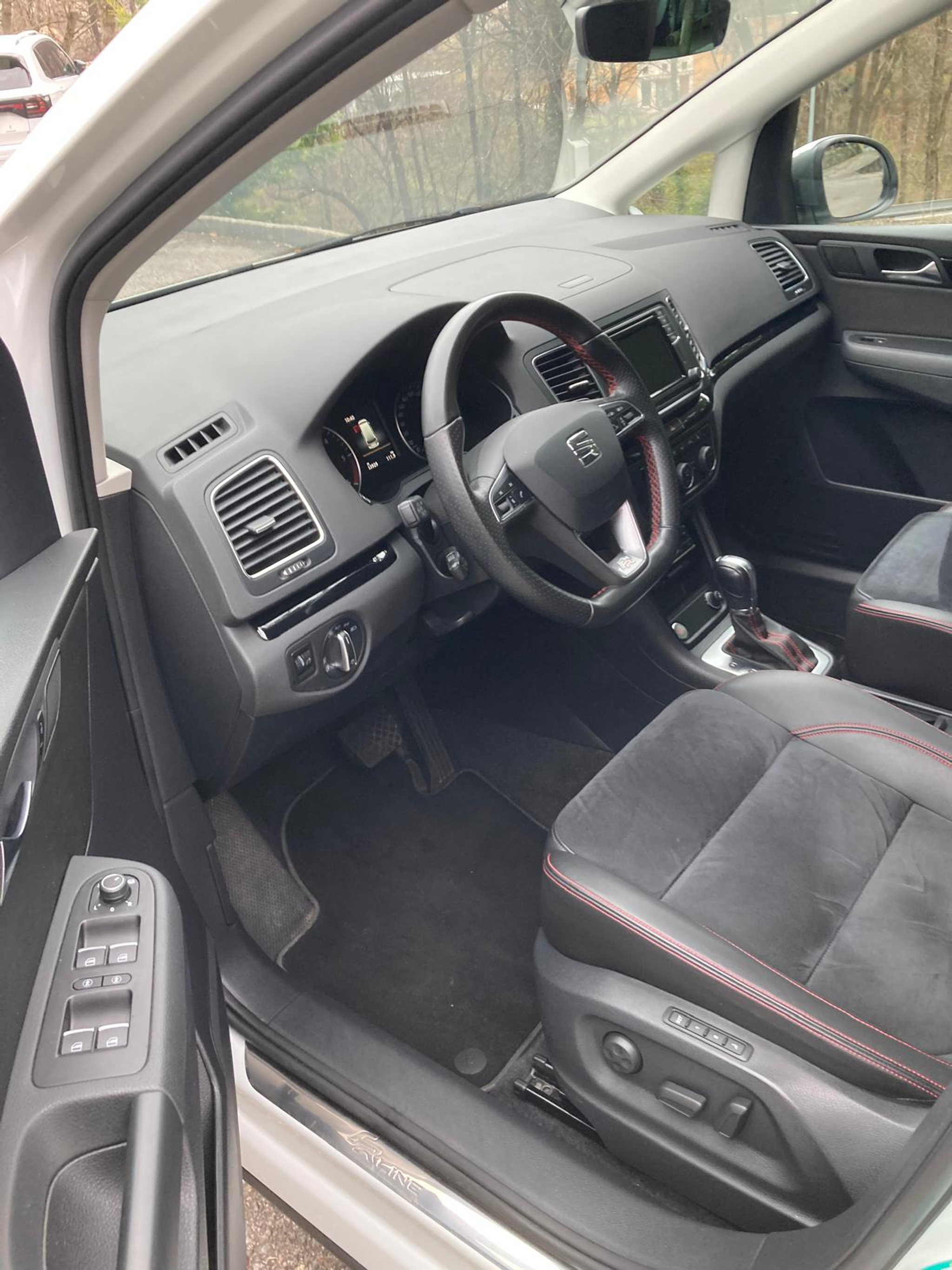 listing desktop thumbnail image 15