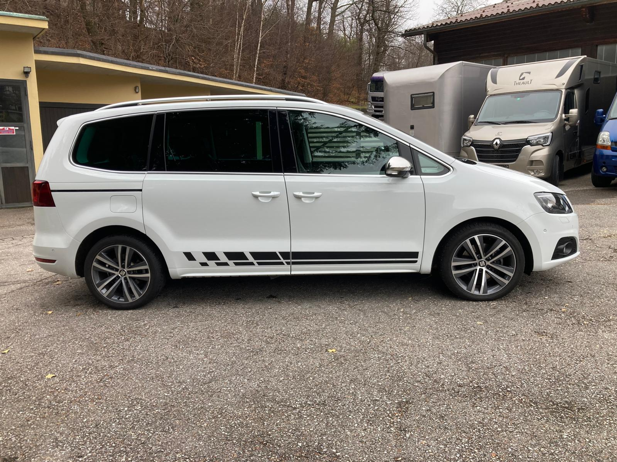 listing desktop thumbnail image 7