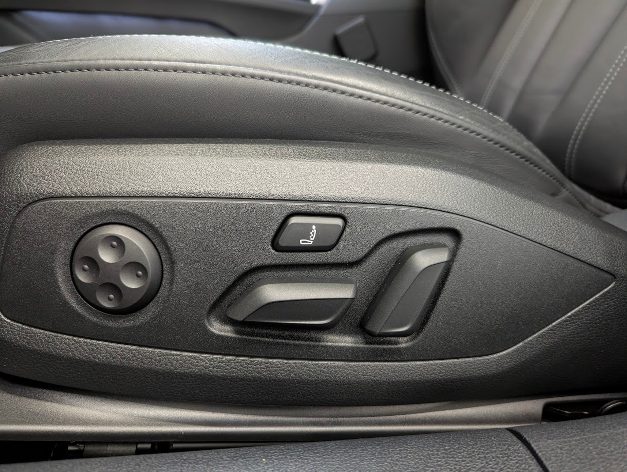 listing desktop thumbnail image 3