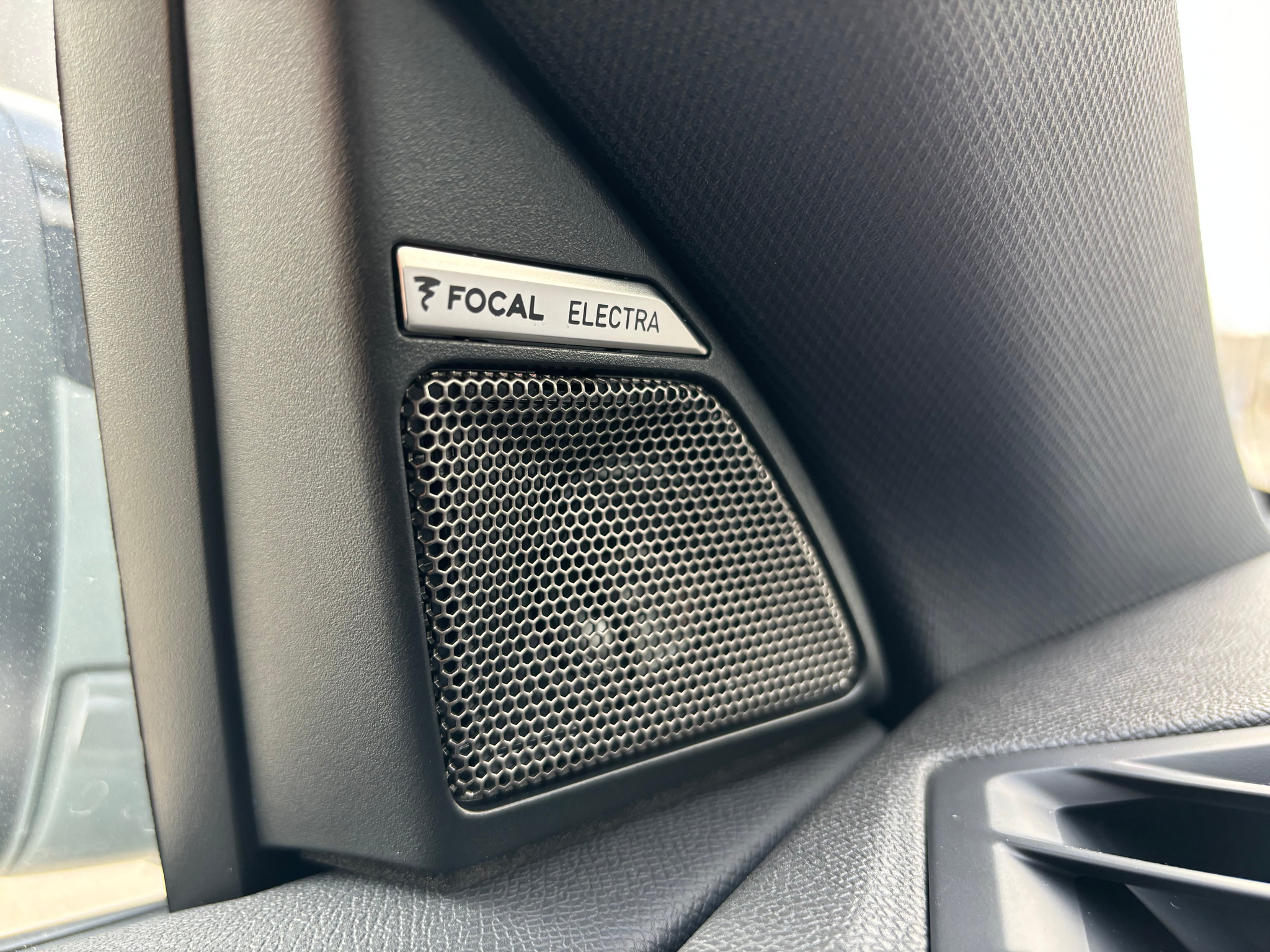 listing desktop thumbnail image 14