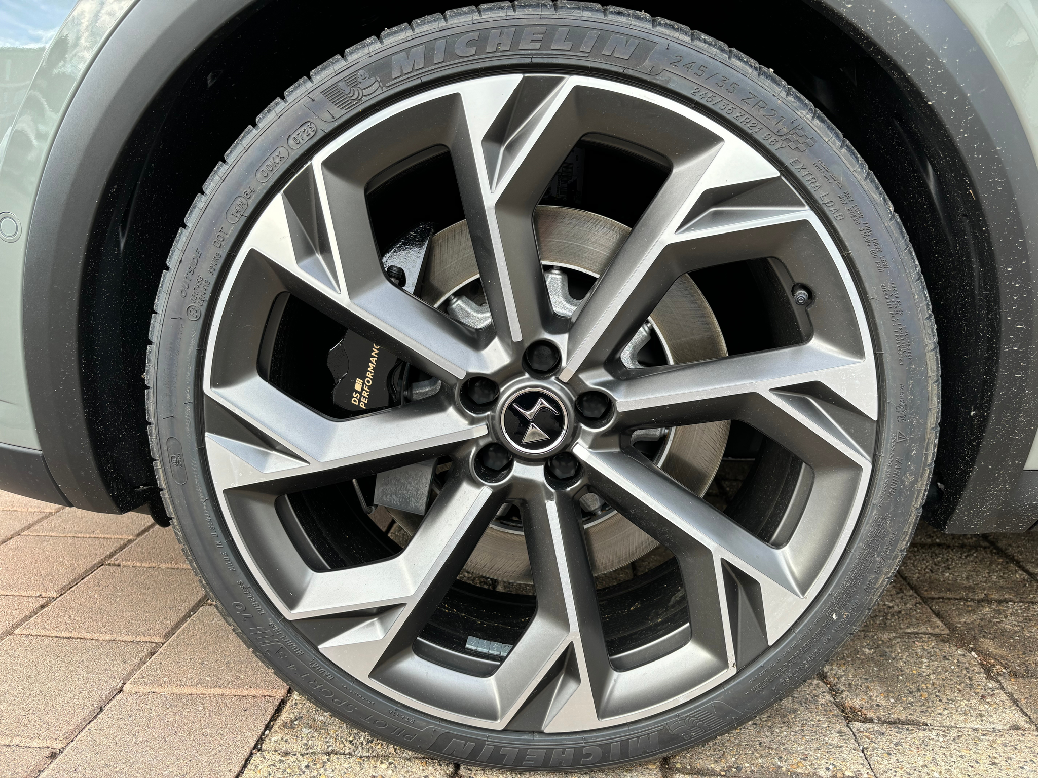 listing desktop thumbnail image 9