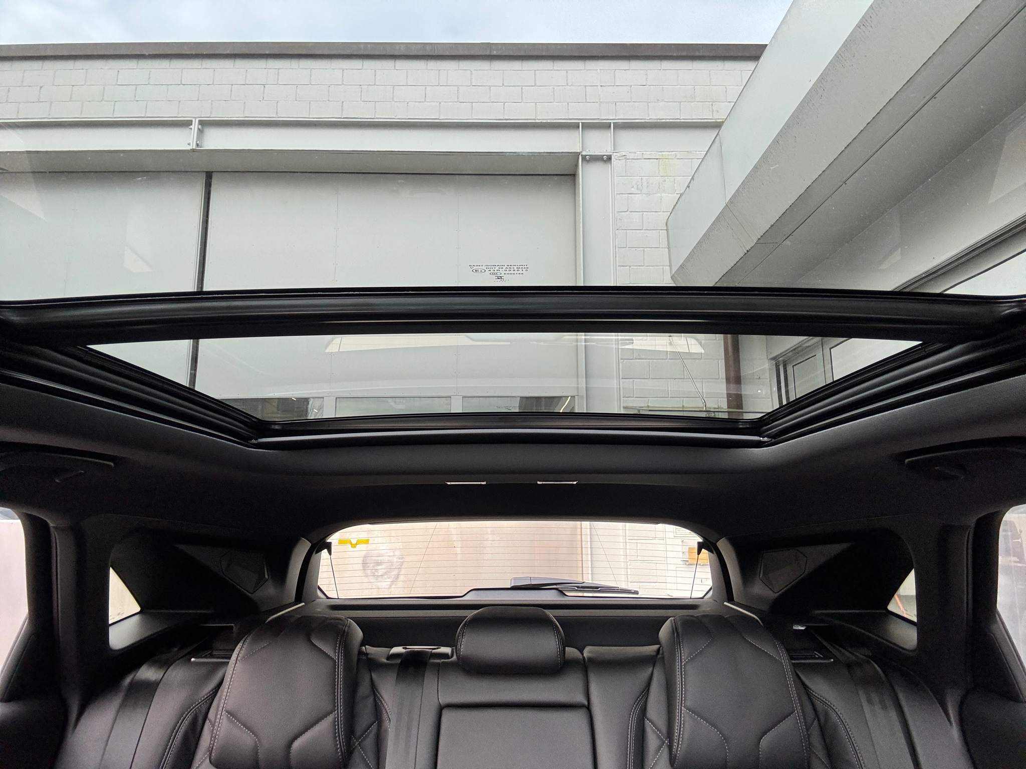 listing desktop thumbnail image 11