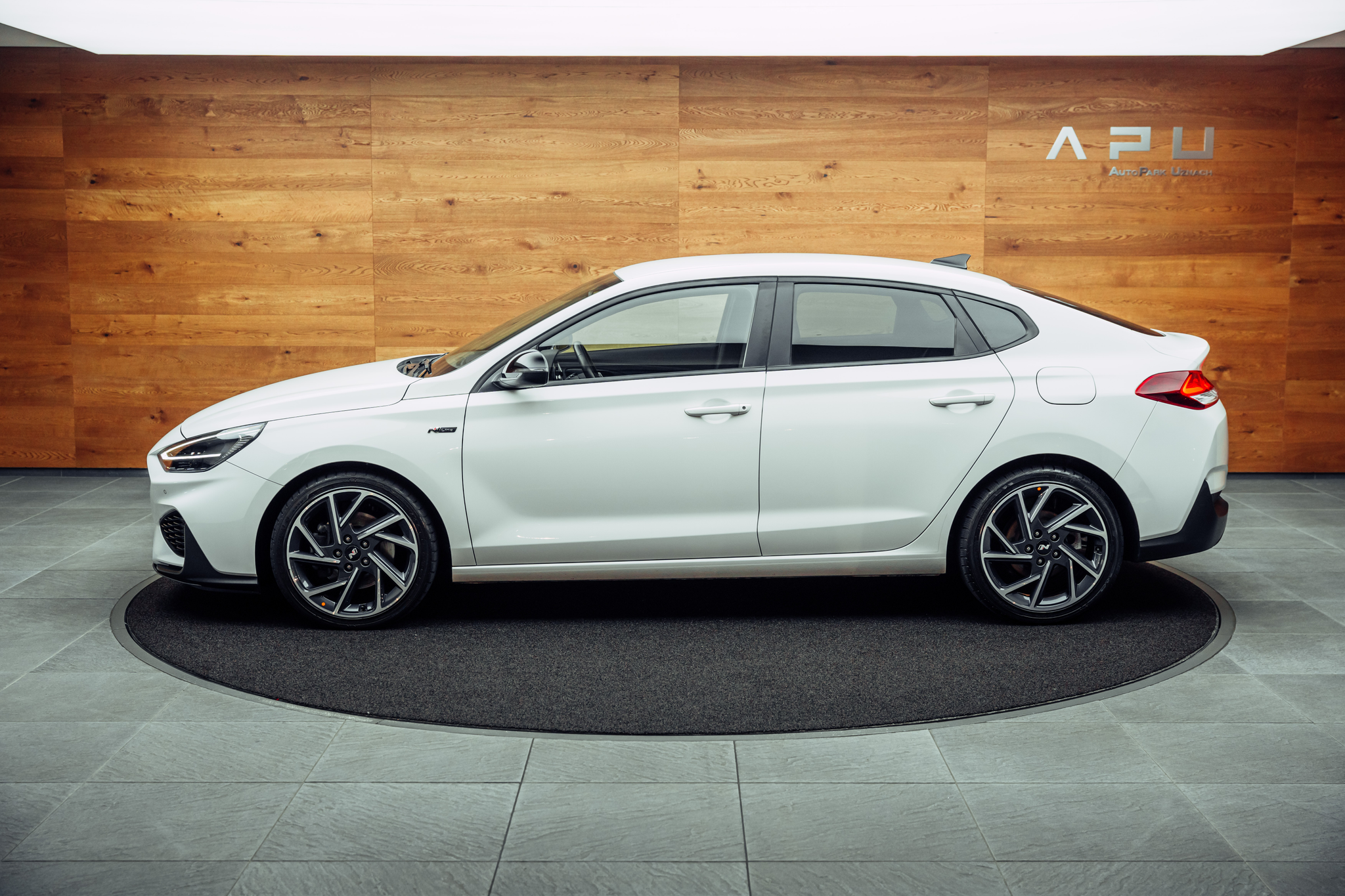 listing desktop thumbnail image 9