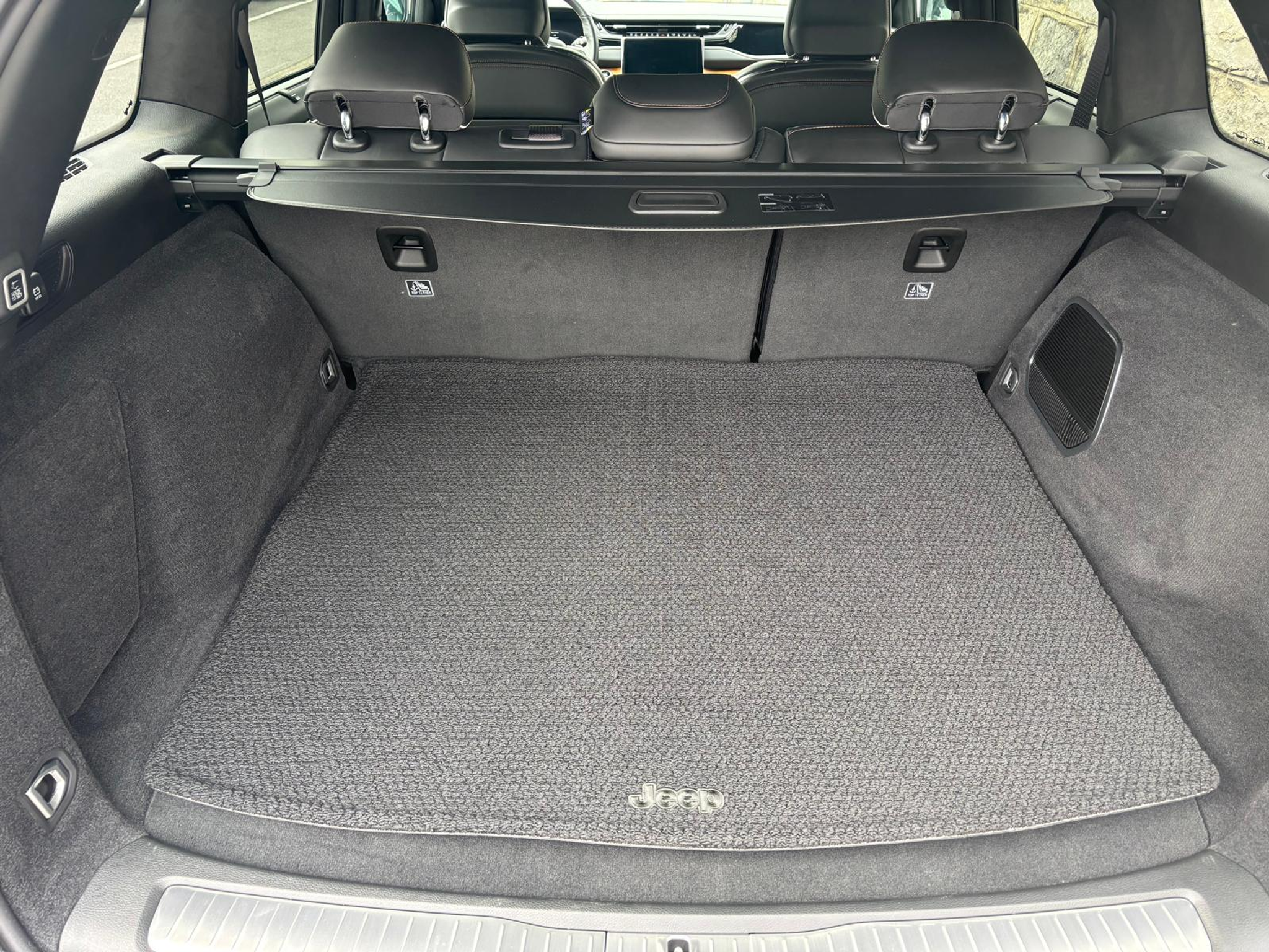 listing desktop thumbnail image 7