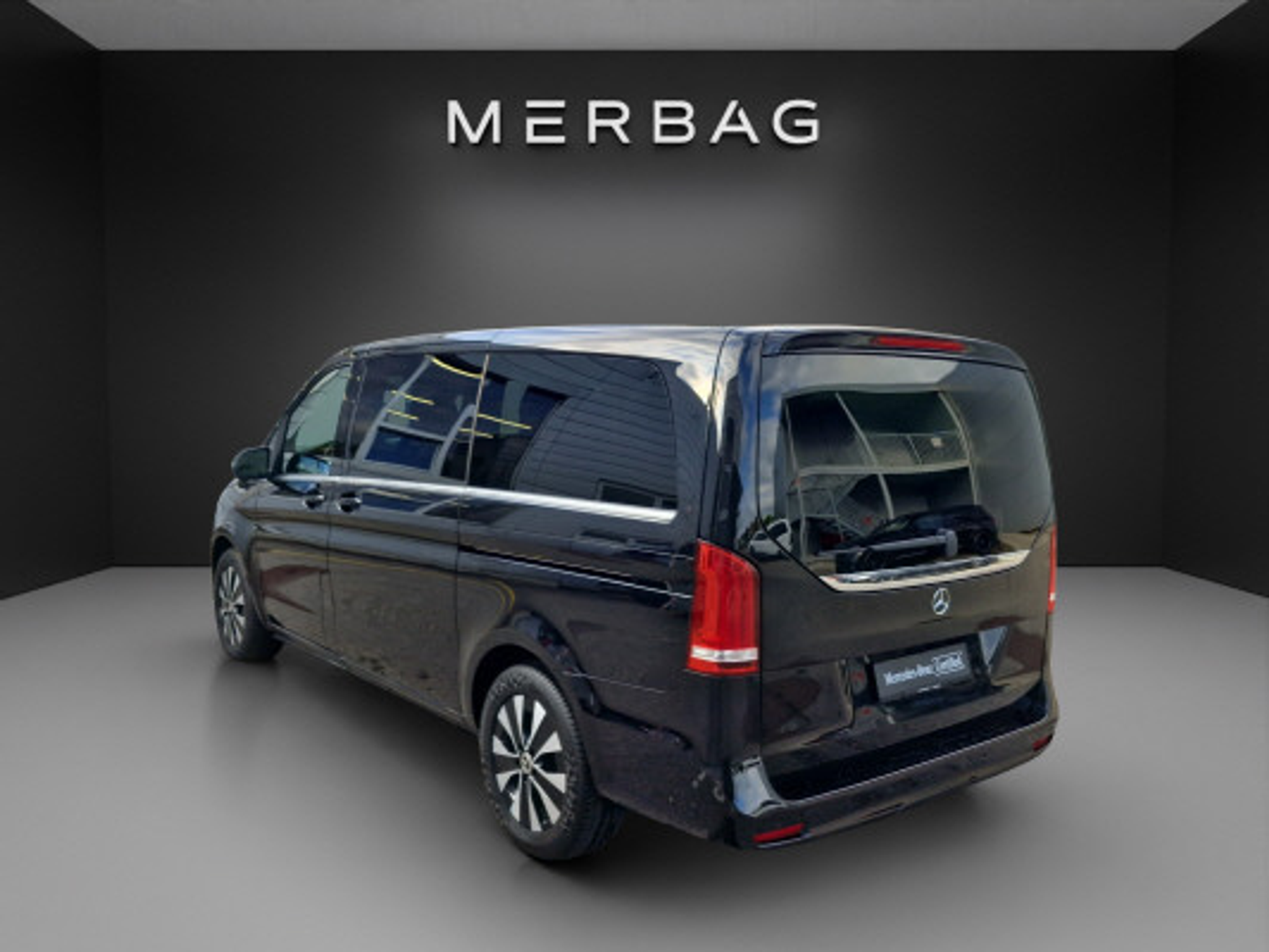 listing desktop thumbnail image 3