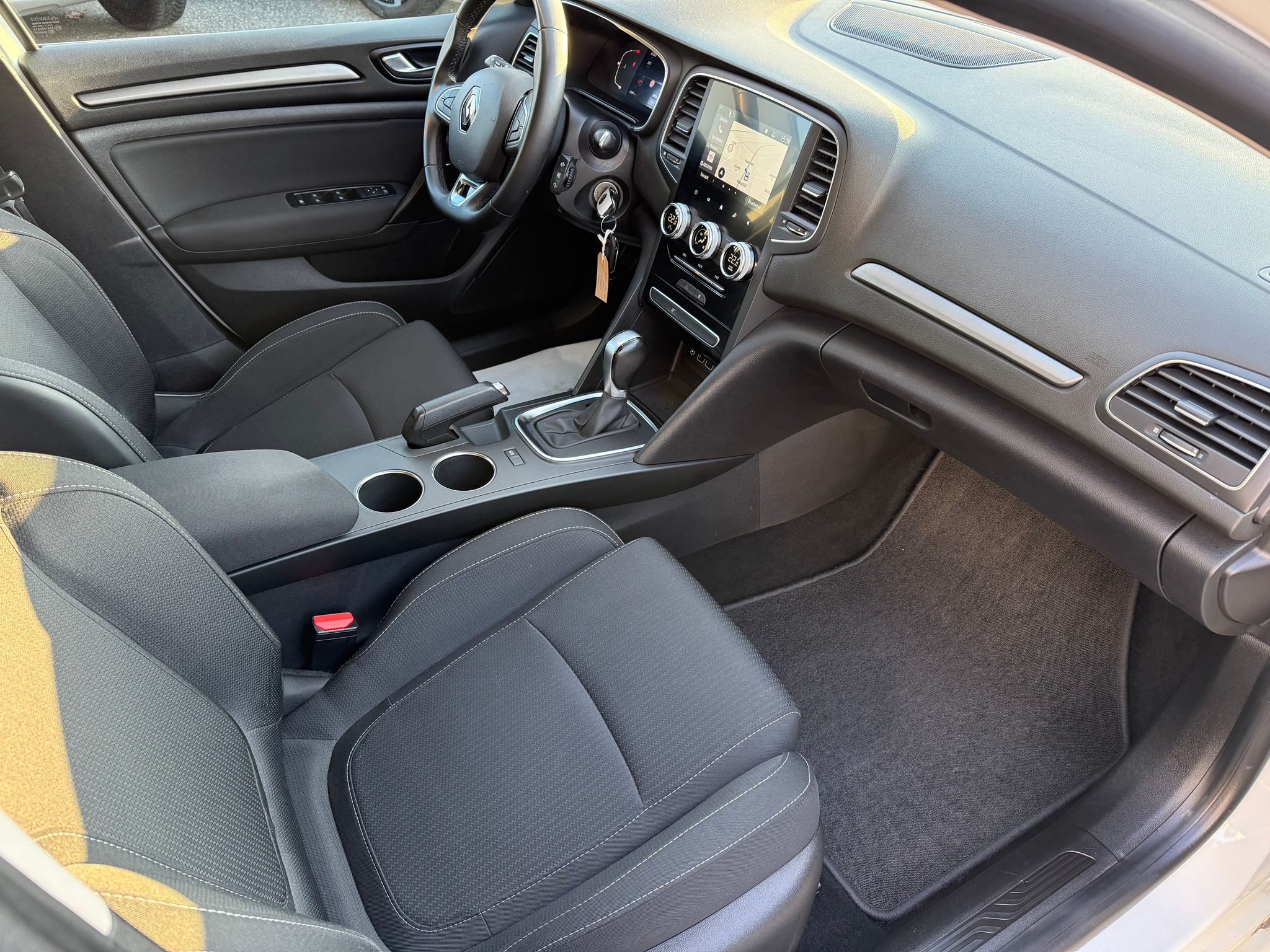 listing desktop thumbnail image 9