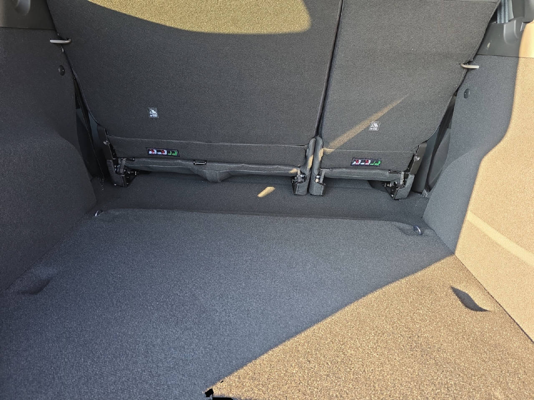 listing desktop thumbnail image 11