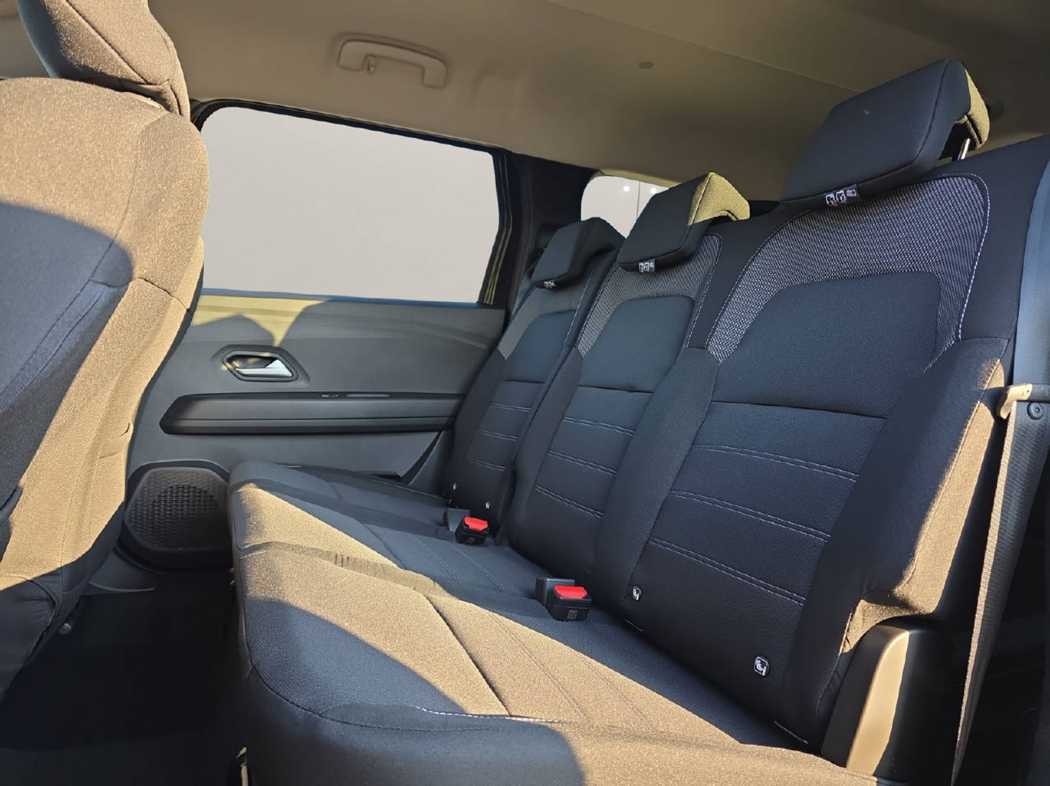 listing desktop thumbnail image 9