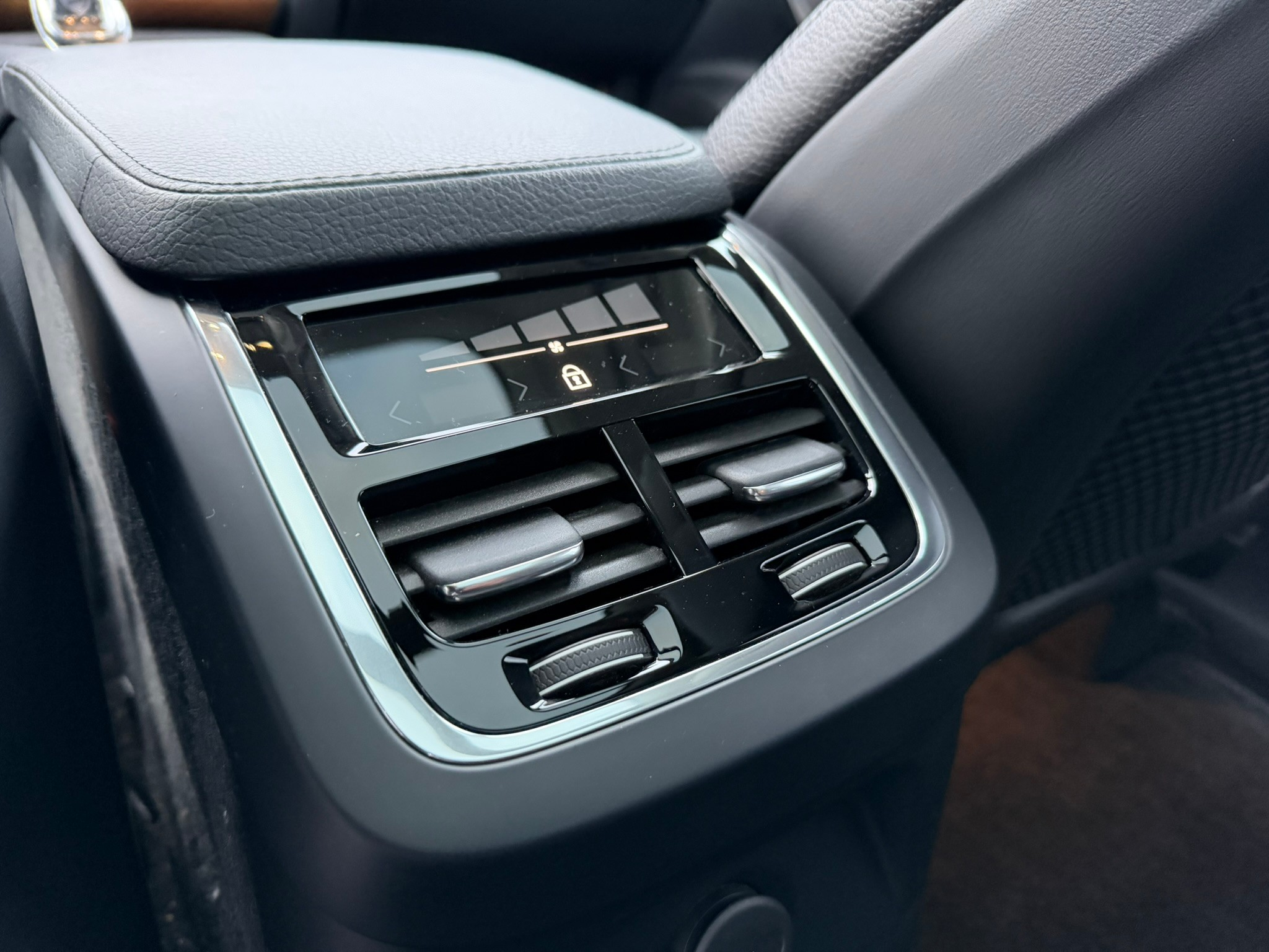 listing desktop thumbnail image 12