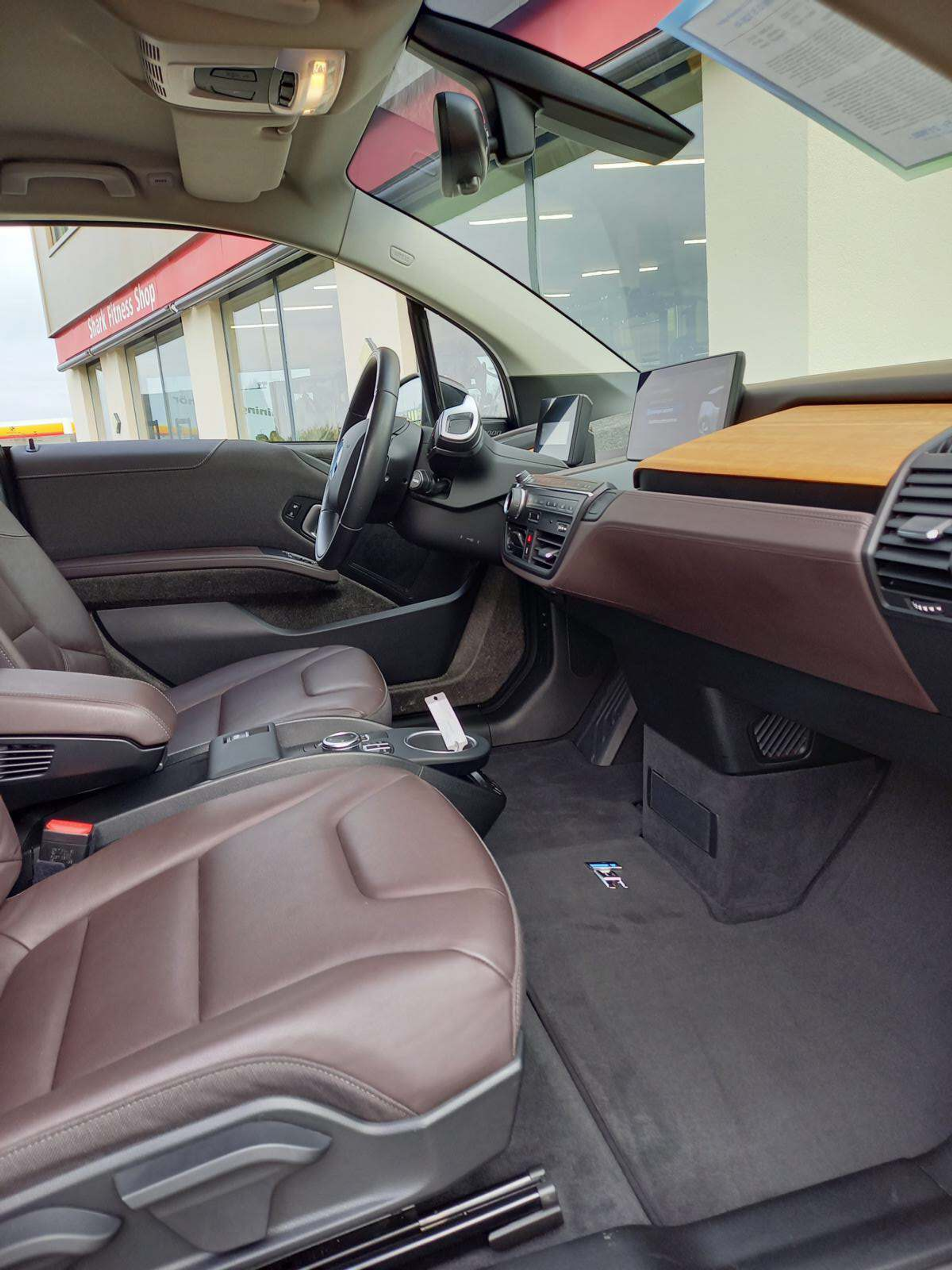 listing desktop thumbnail image 15