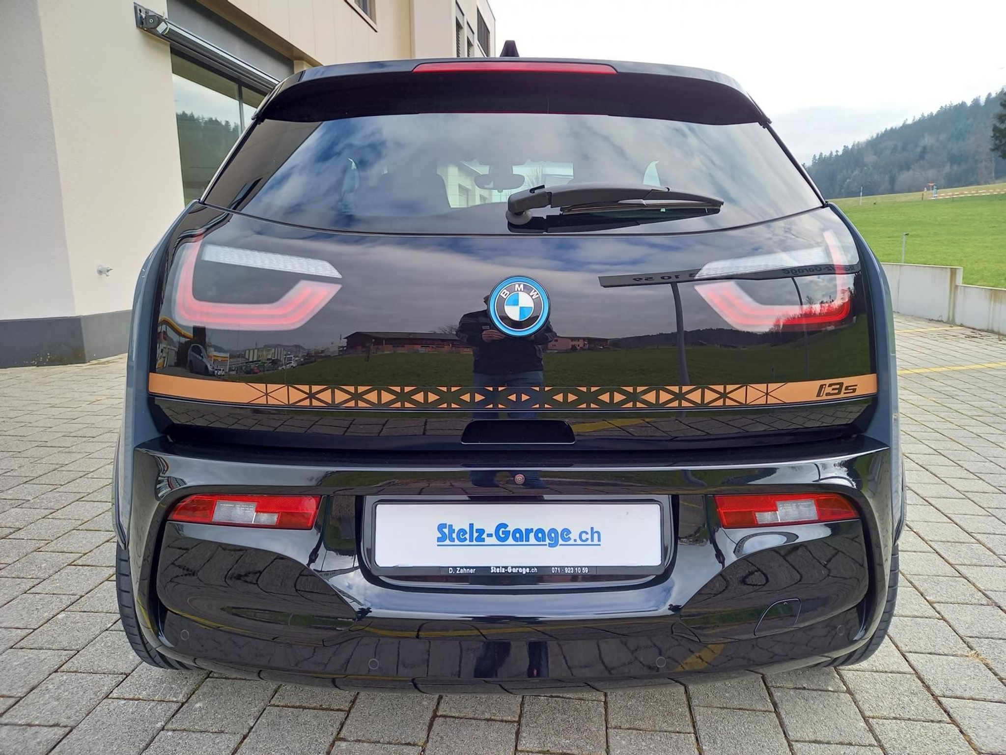 listing desktop thumbnail image 6