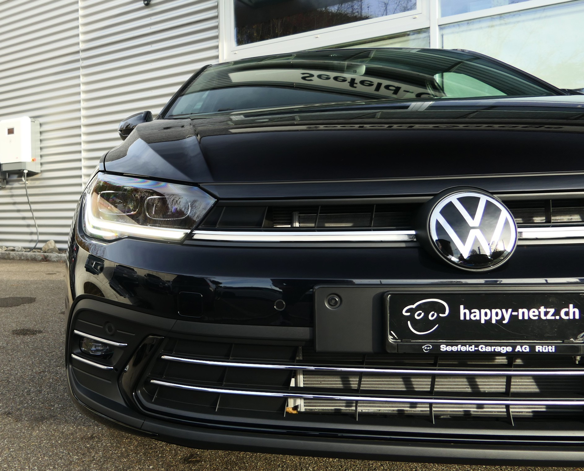 listing desktop thumbnail image 2