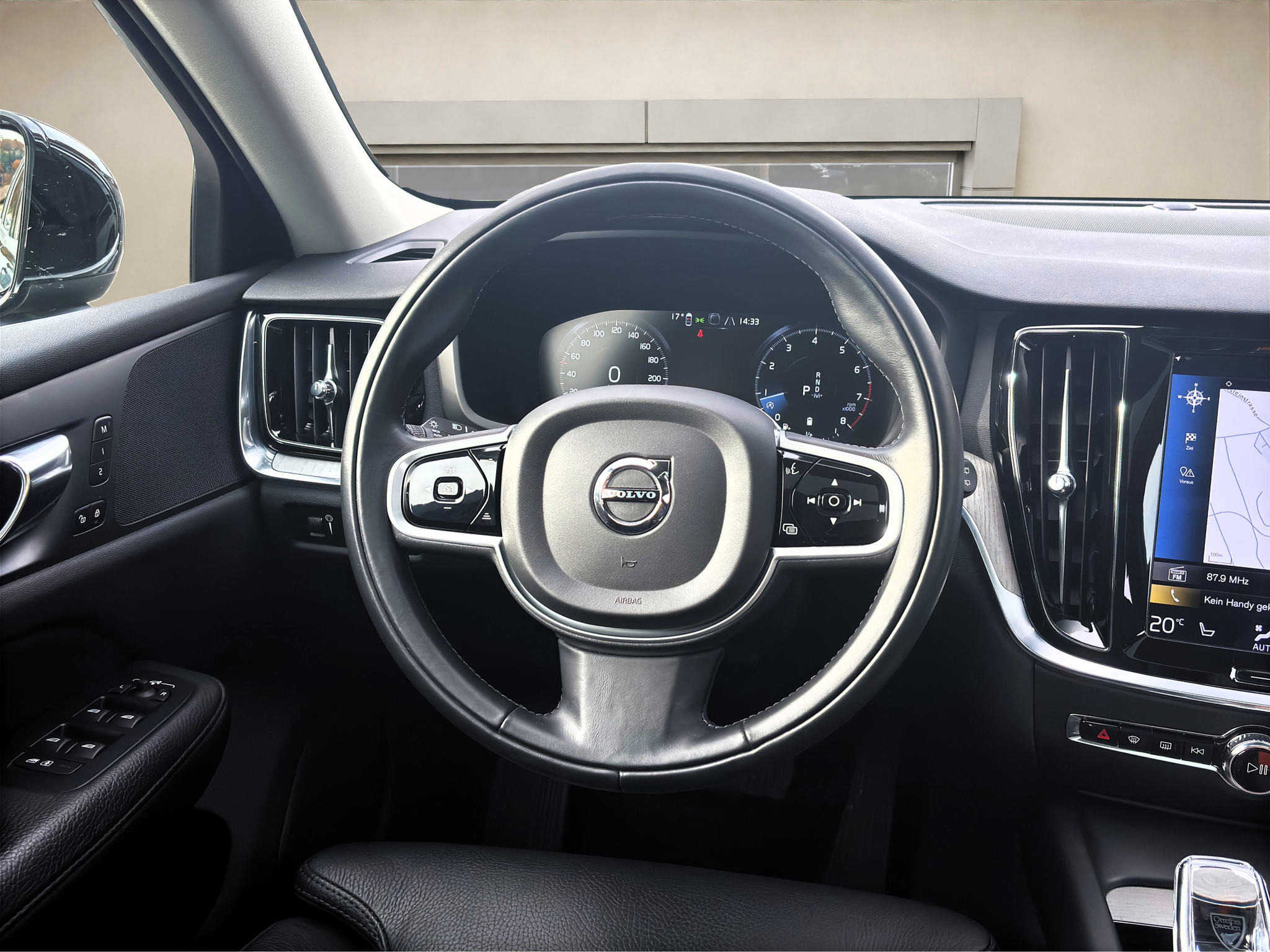 listing desktop thumbnail image 13