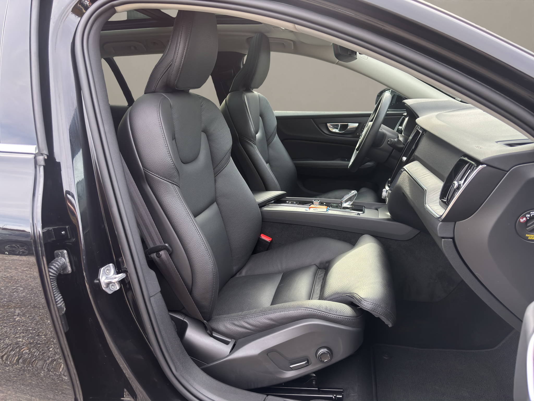 listing desktop thumbnail image 9