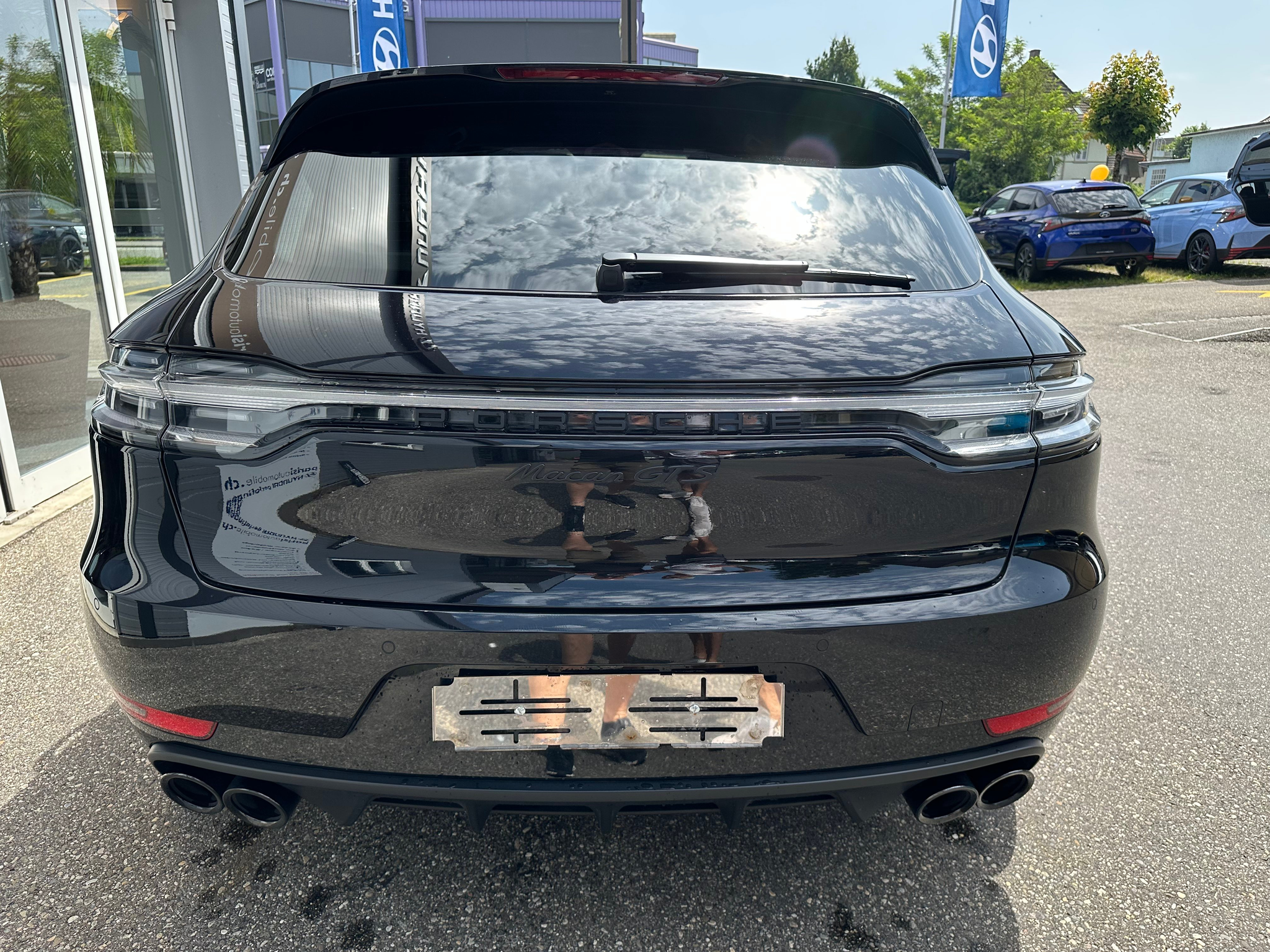 listing desktop thumbnail image 5