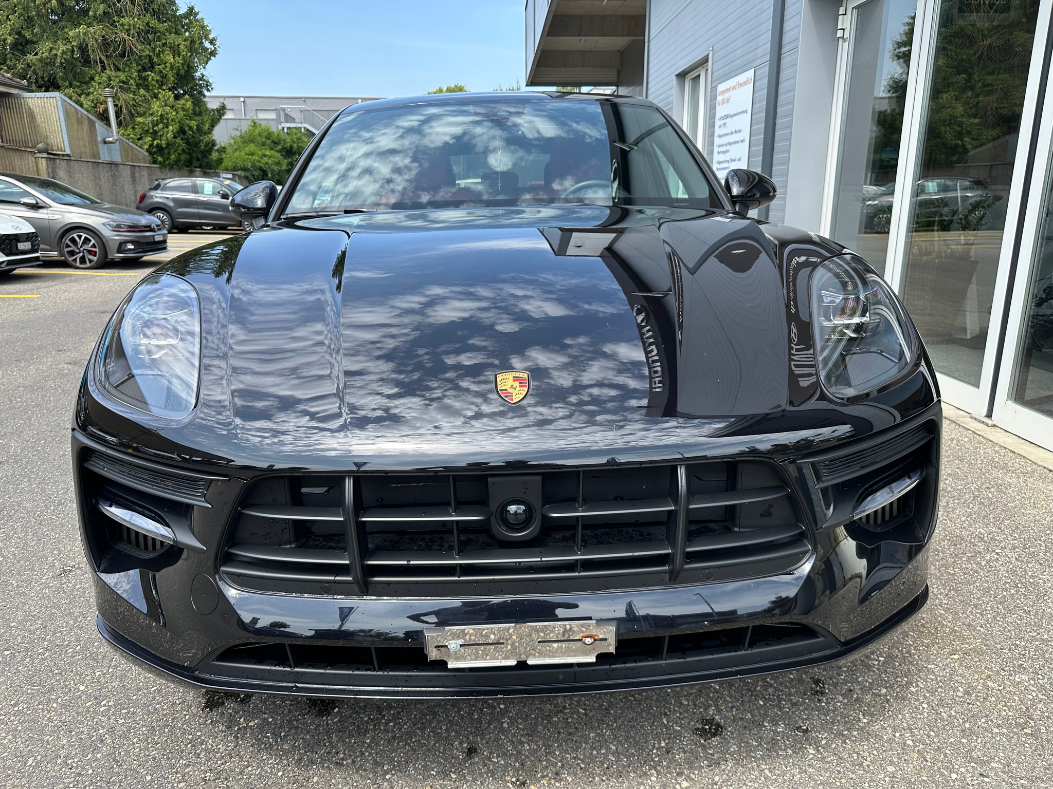 listing desktop thumbnail image 1