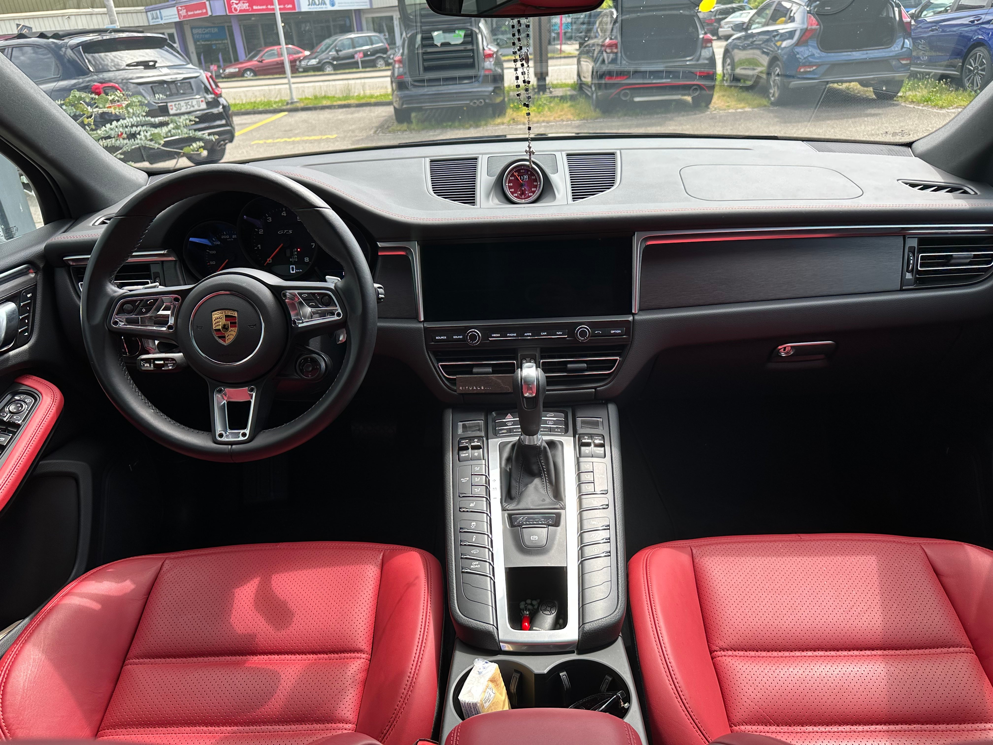 listing desktop thumbnail image 9