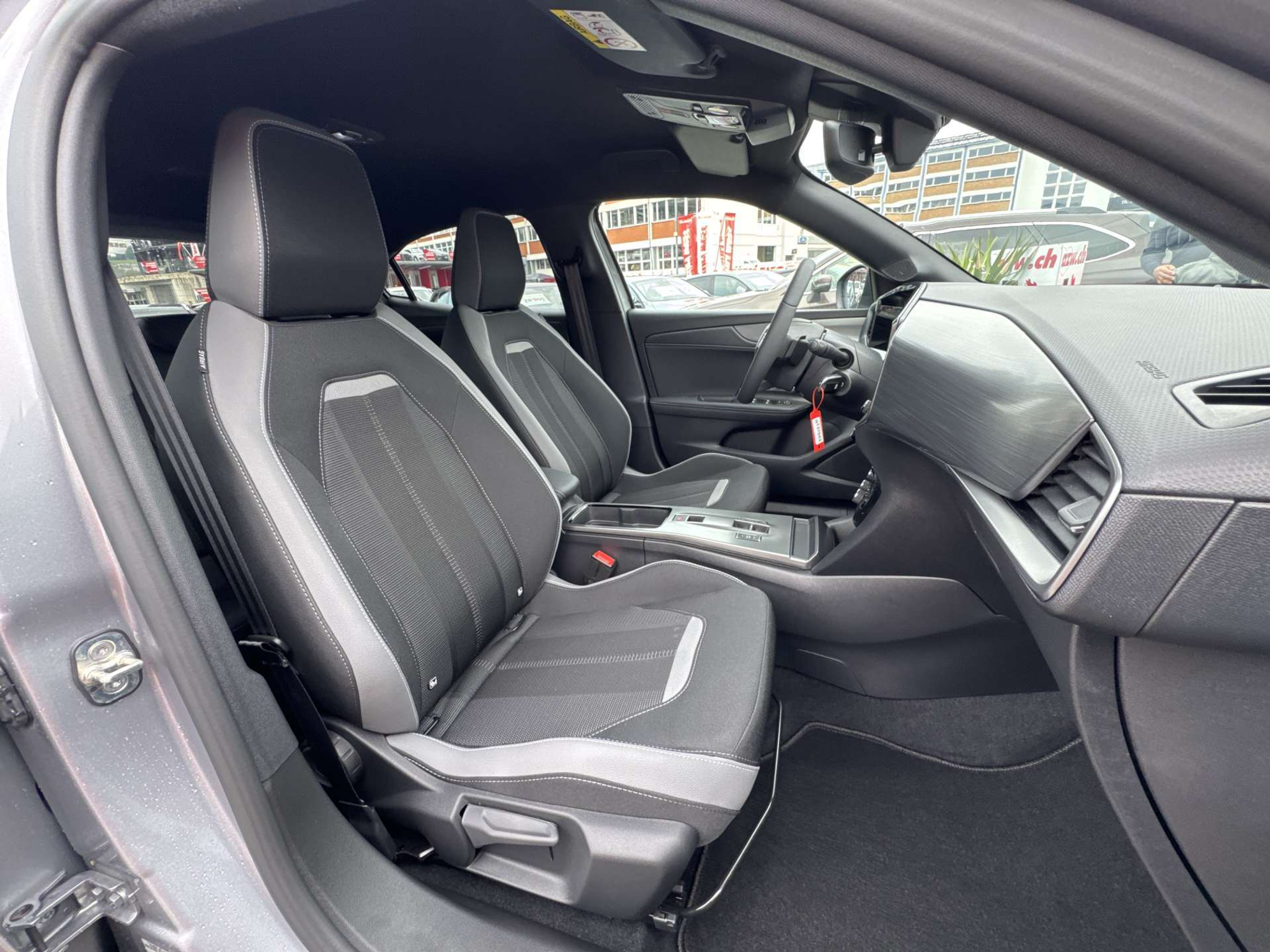 listing desktop thumbnail image 11