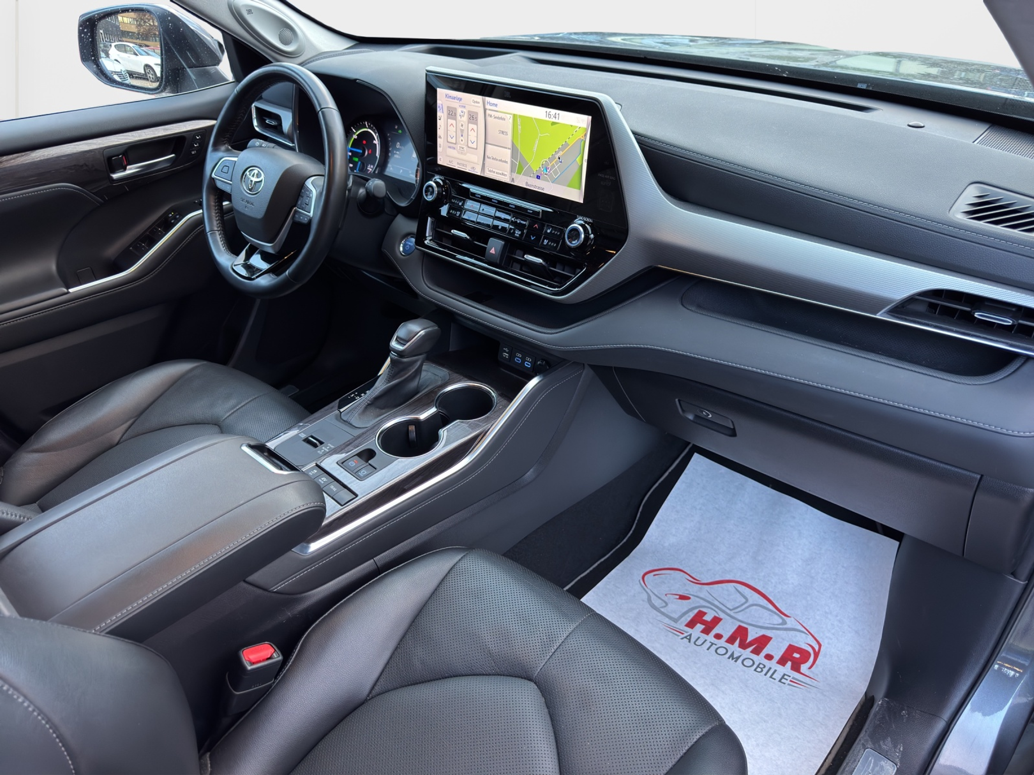 listing desktop thumbnail image 10