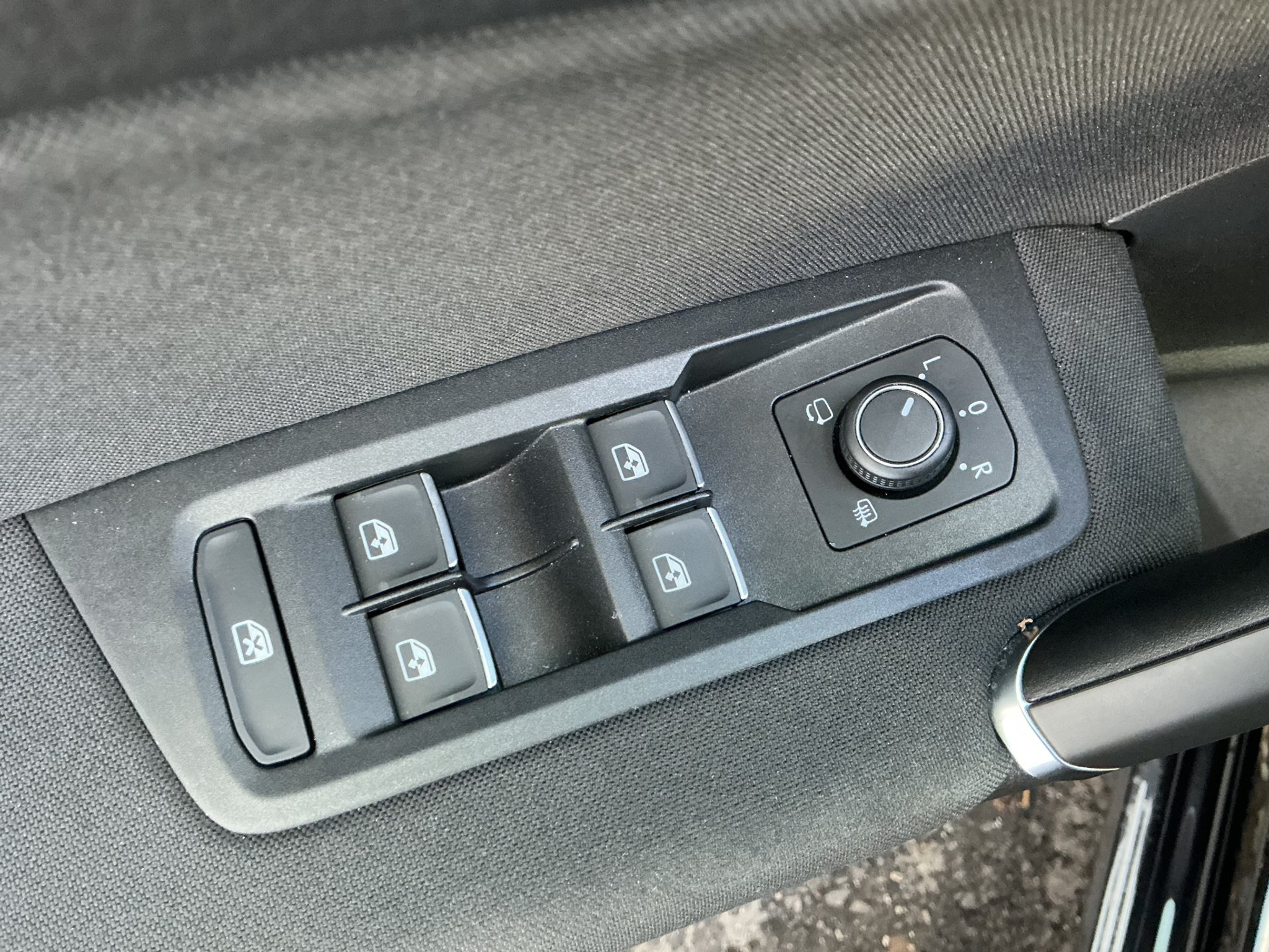 listing desktop thumbnail image 21