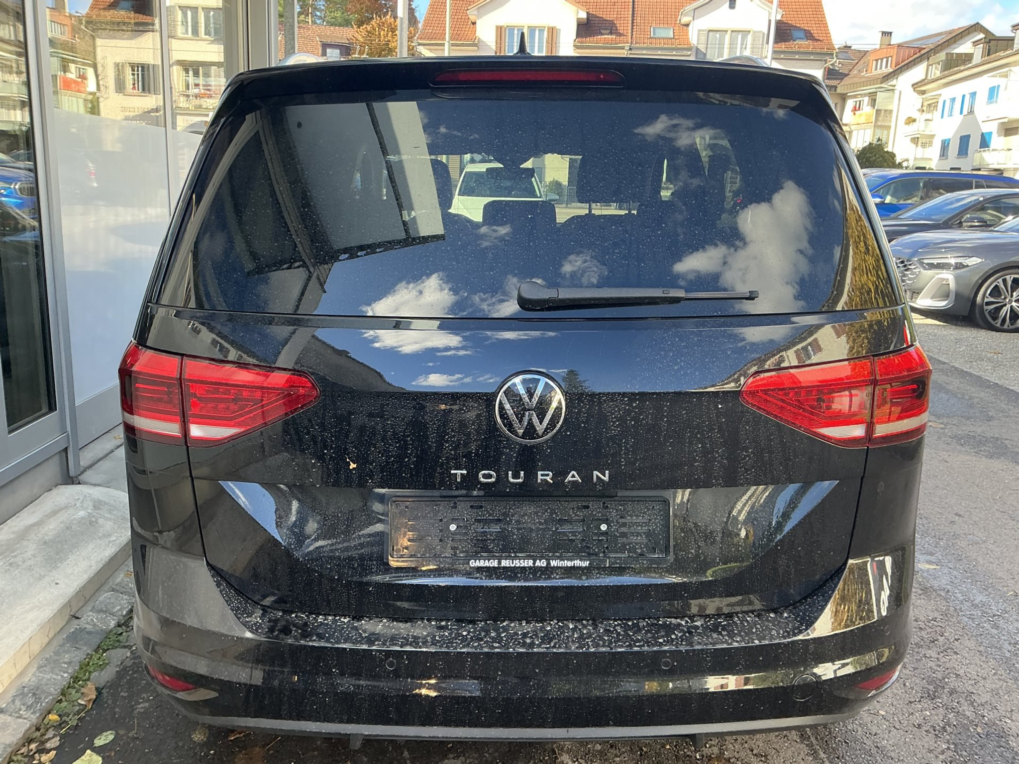 listing desktop thumbnail image 4