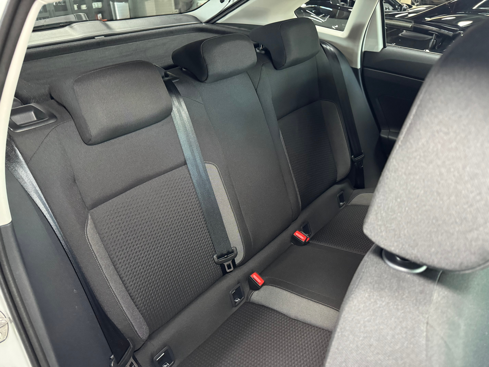 listing desktop thumbnail image 14