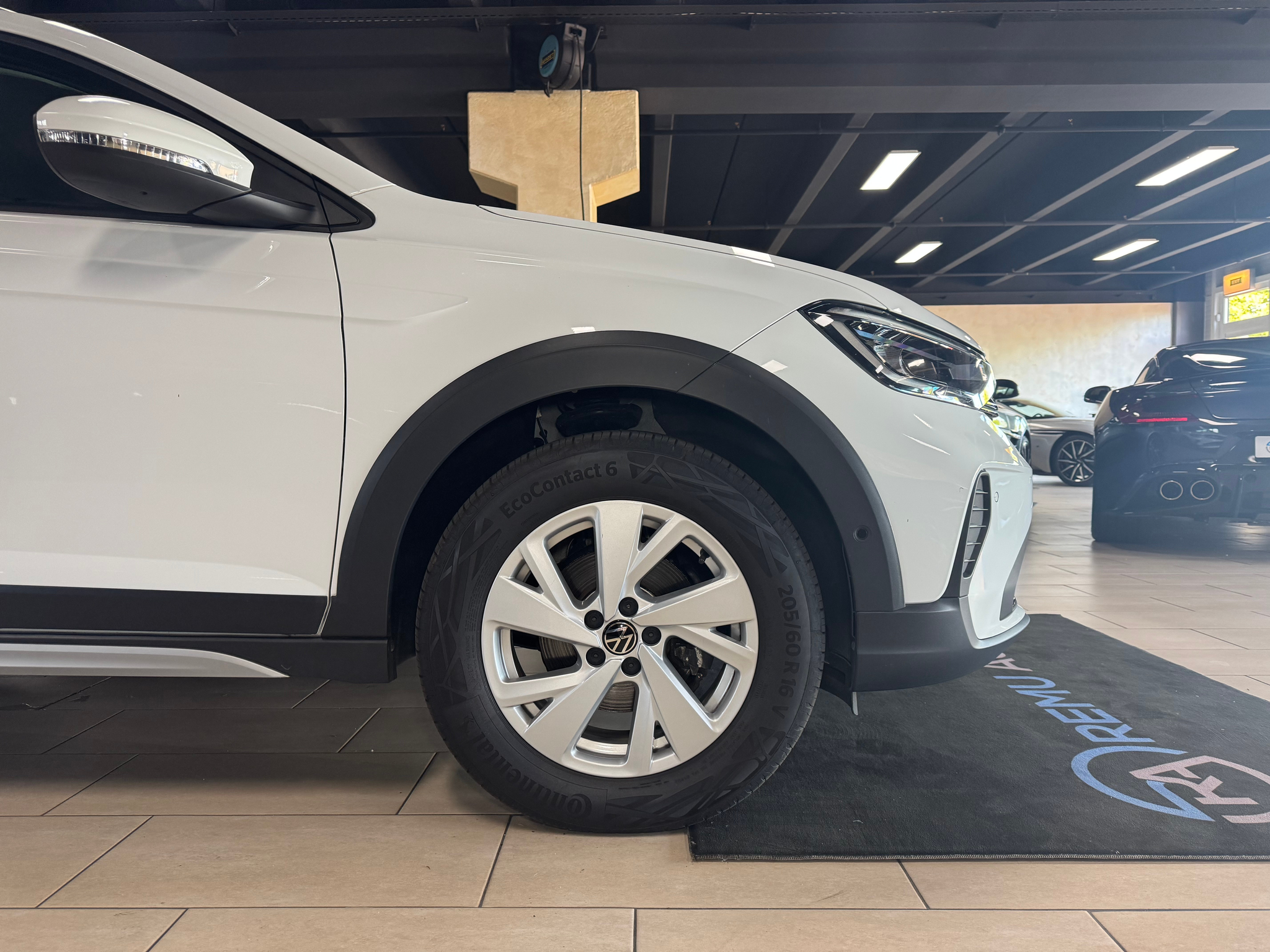 listing desktop thumbnail image 7