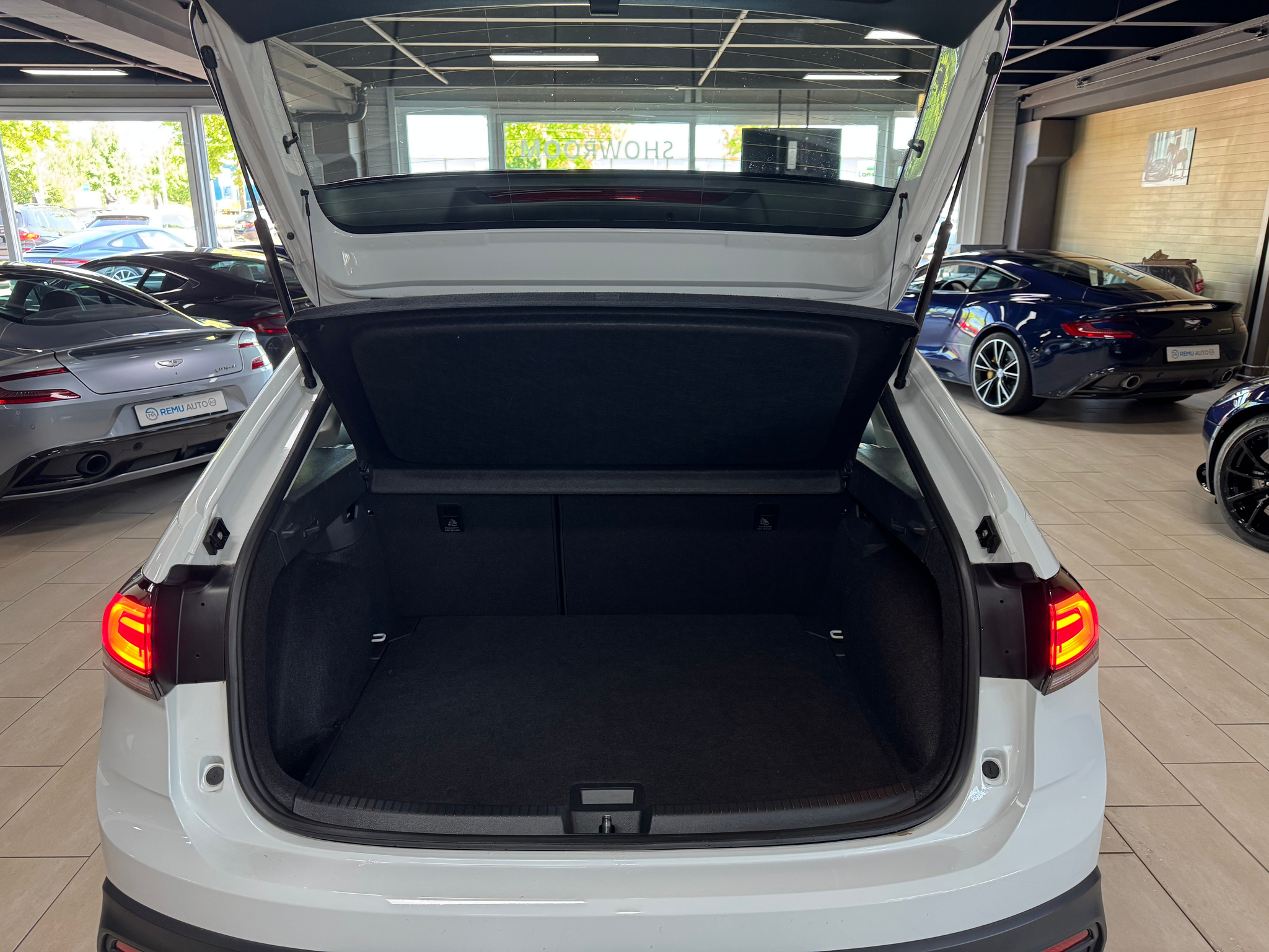 listing desktop thumbnail image 15