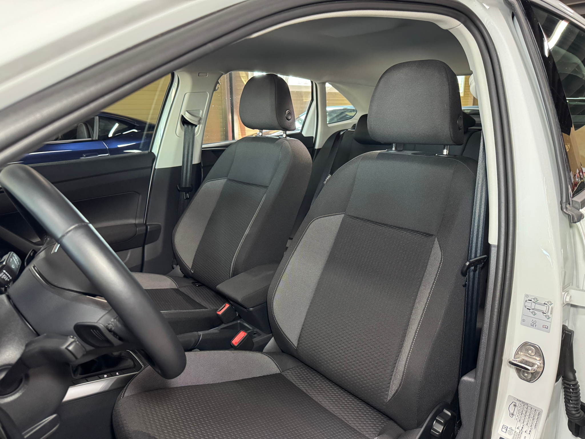 listing desktop thumbnail image 11