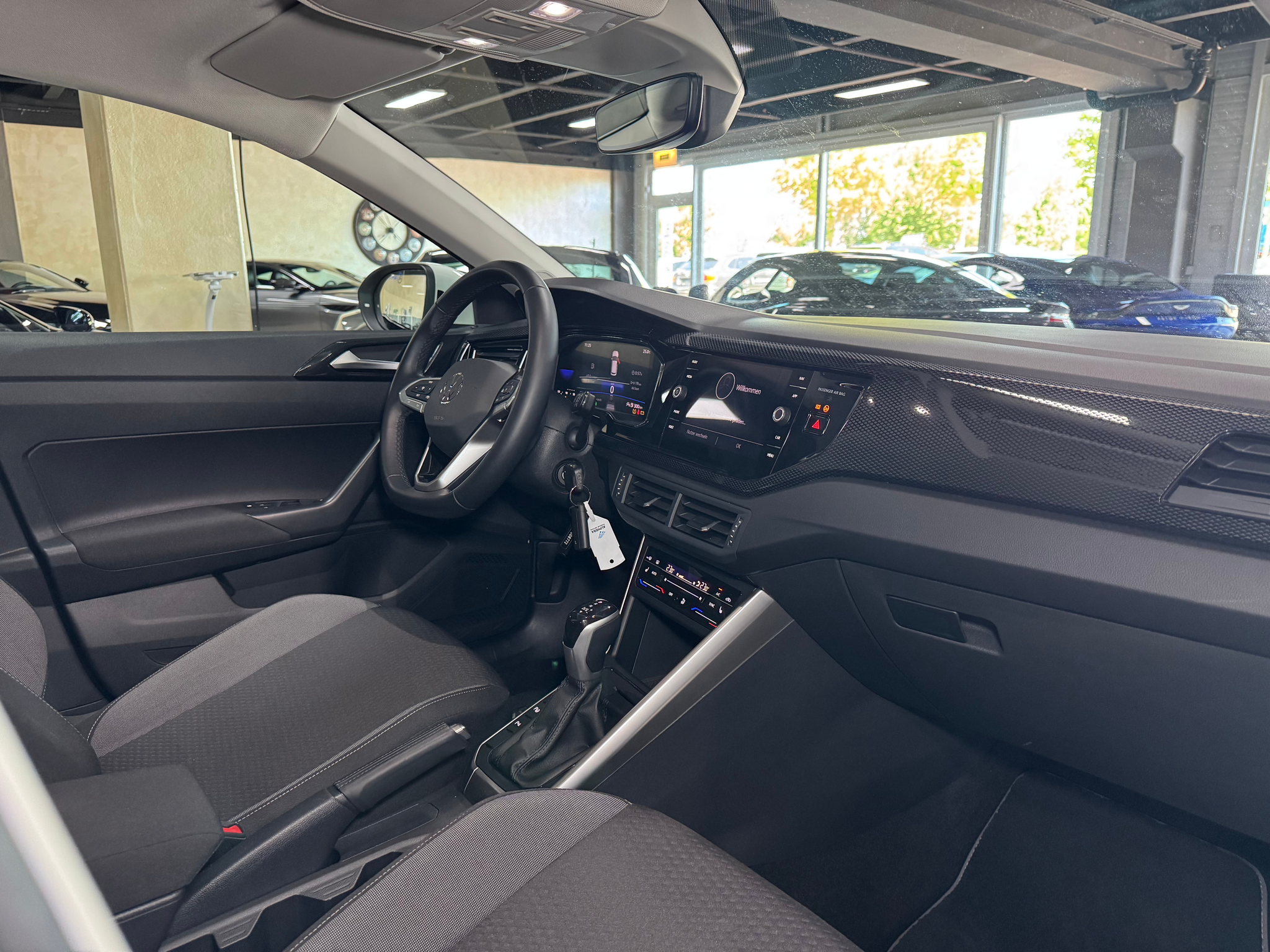 listing desktop thumbnail image 12