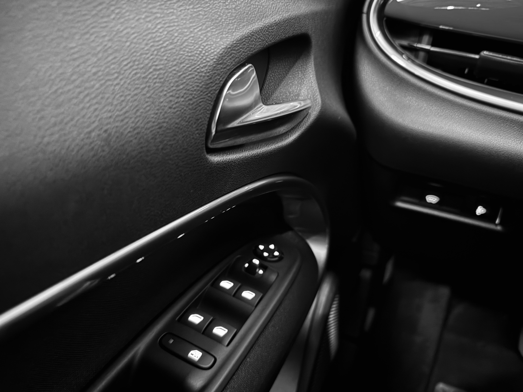 listing desktop thumbnail image 25