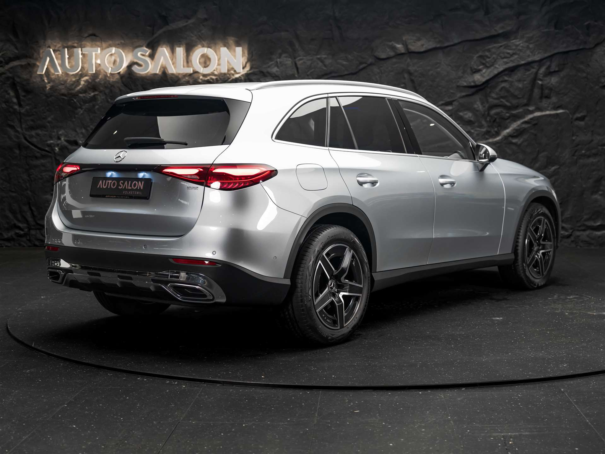 listing desktop thumbnail image 4