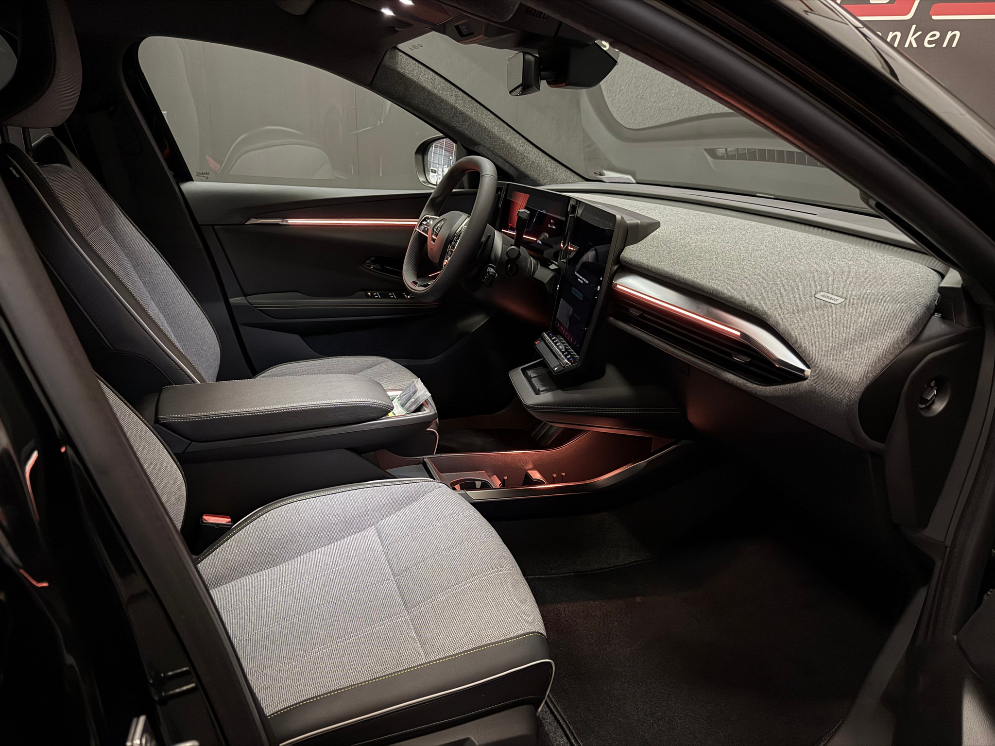 listing desktop thumbnail image 15