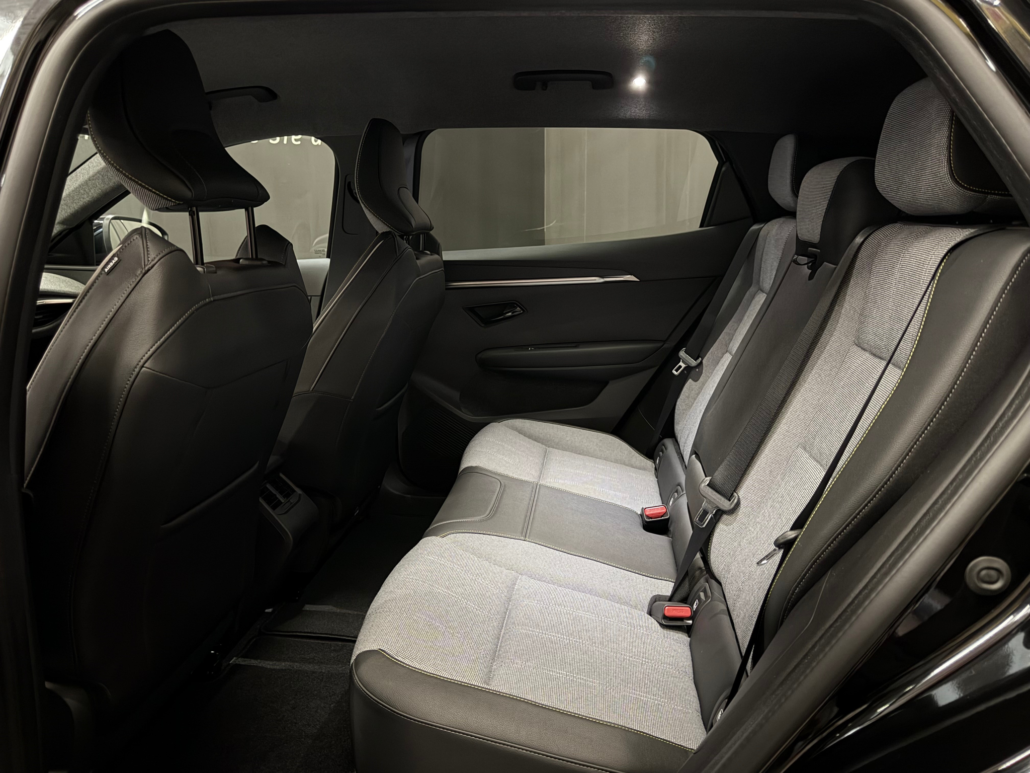 listing desktop thumbnail image 14