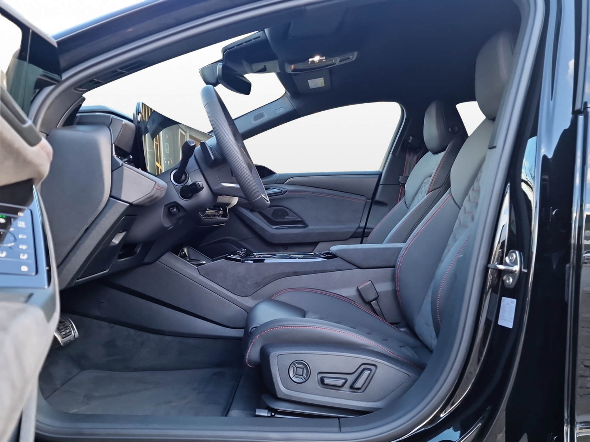 listing desktop thumbnail image 6