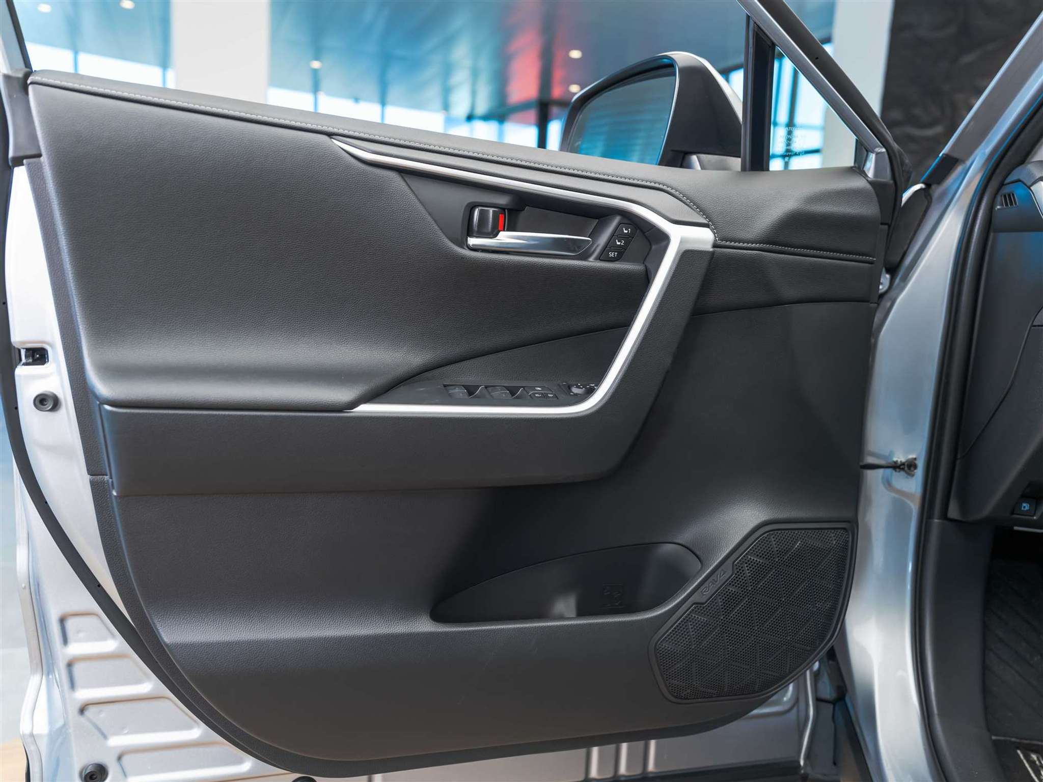 listing desktop thumbnail image 21