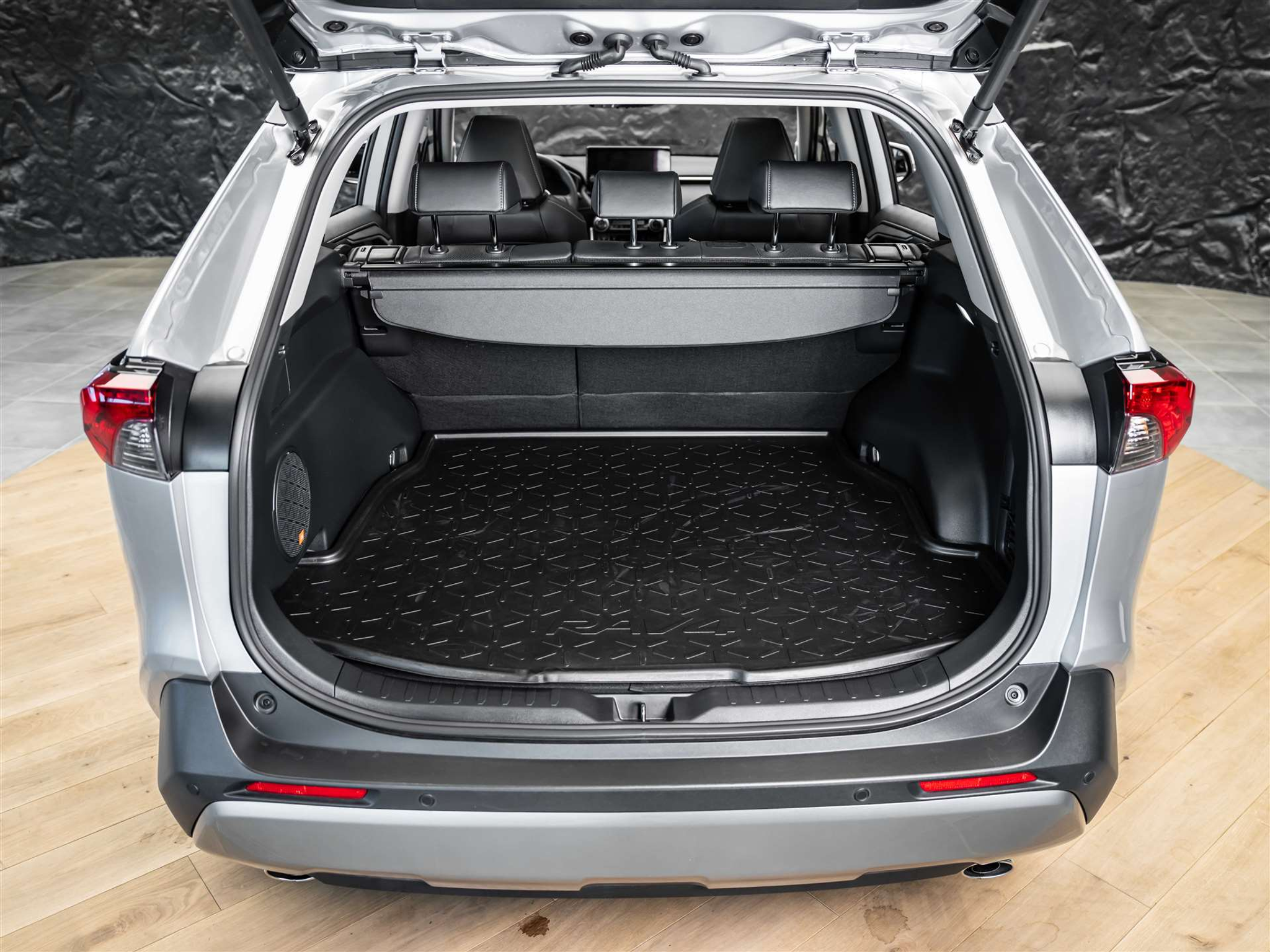 listing desktop thumbnail image 45