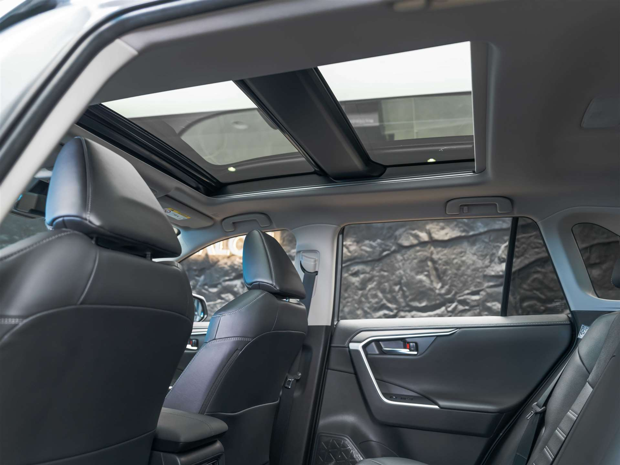 listing desktop thumbnail image 12