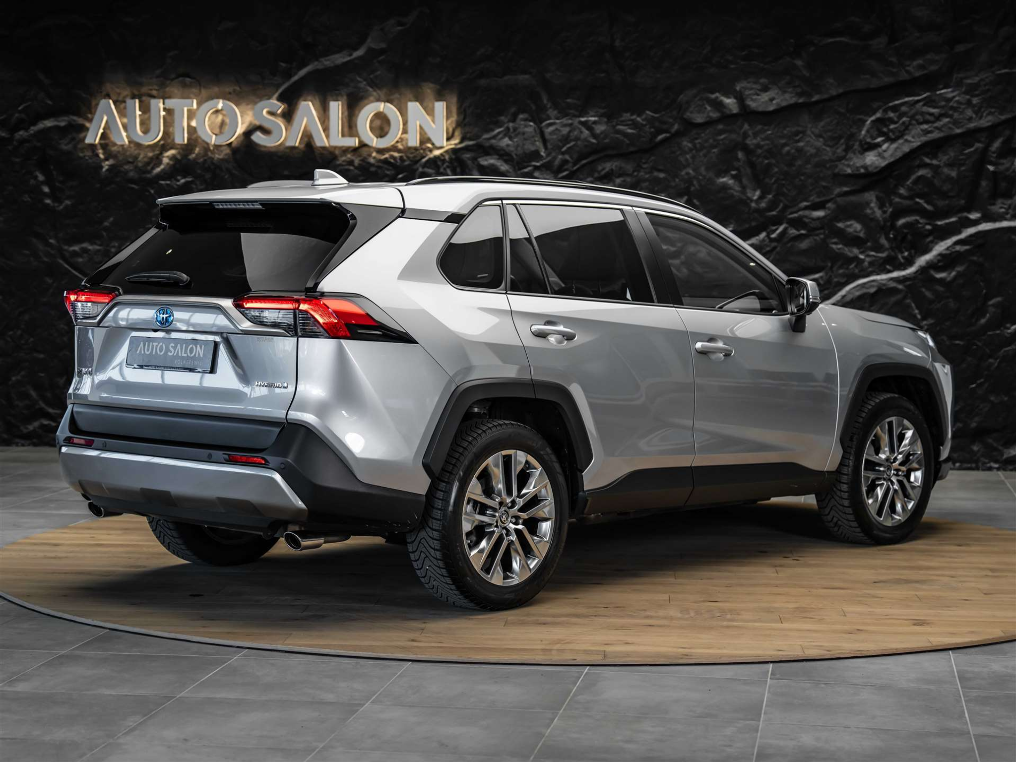 listing desktop thumbnail image 4